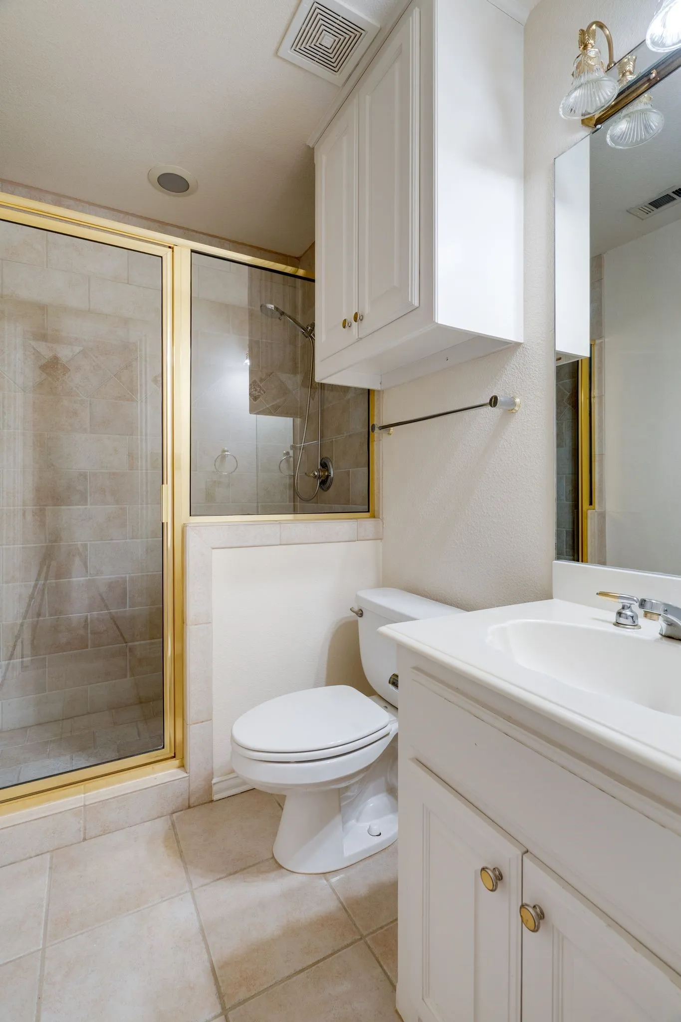 Single Family Residence For Rent in Tarrant County , 7012 Shalimar Court, Colleyville, Texas 76034, 5 Bedroom, 6 Bathroom, 3 Garage spaces, 4,195 Sqft, built in 1998, mls#21367730, Real Estate Agent in Colleyville, Homes For Rent in Tarrant county, Homes For Rent in Colleyville, Realtor in Colleyville Texas, Real Estate Brokerage Independent Realty Texas, Luminita Cordes Realtor