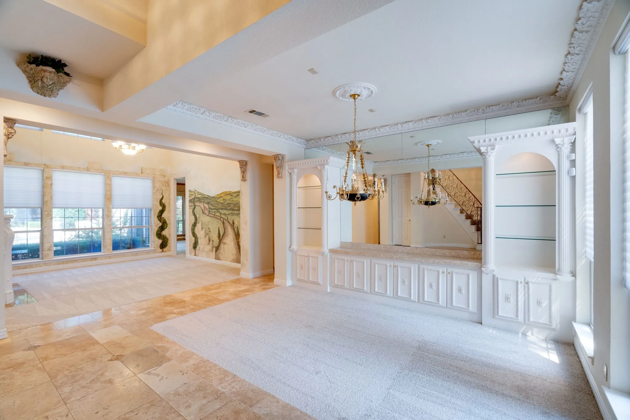 Formal Dining/Formal Living