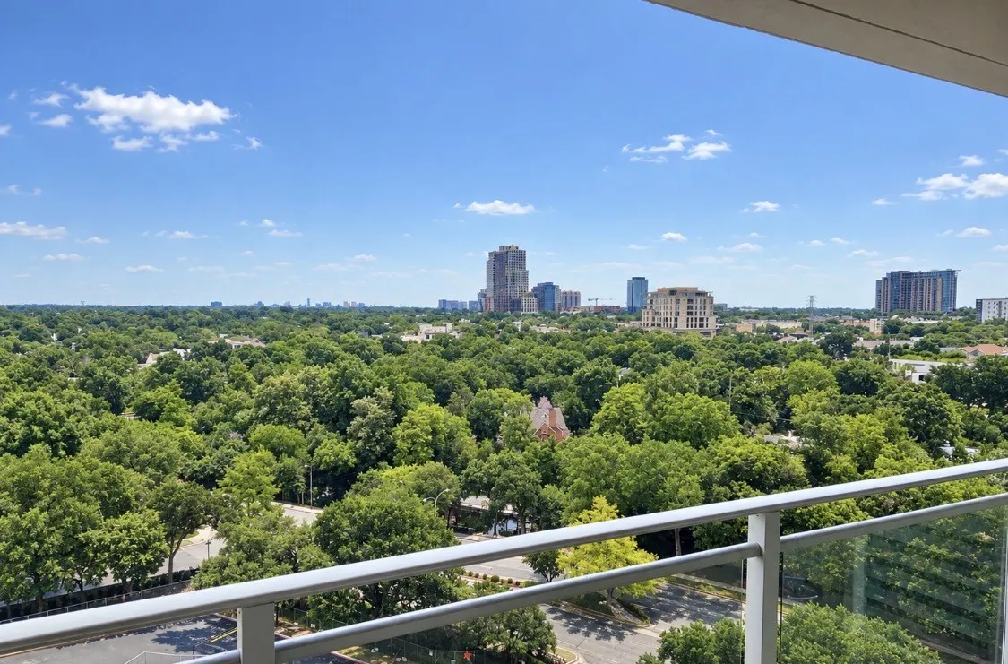 Condominium For Sale in Dallas County , 3883 Turtle Creek Boulevard 1203, Dallas, Texas 75219, 1 Bedroom, 1 Bathroom, 1 Garage spaces, 739 Sqft, built in 1963, mls#21374726, Real Estate Agent in Dallas, Homes For Sale in Dallas county, Homes For Sale in Dallas, Realtor in Dallas Texas, Real Estate Brokerage Independent Realty Texas, Luminita Cordes Realtor