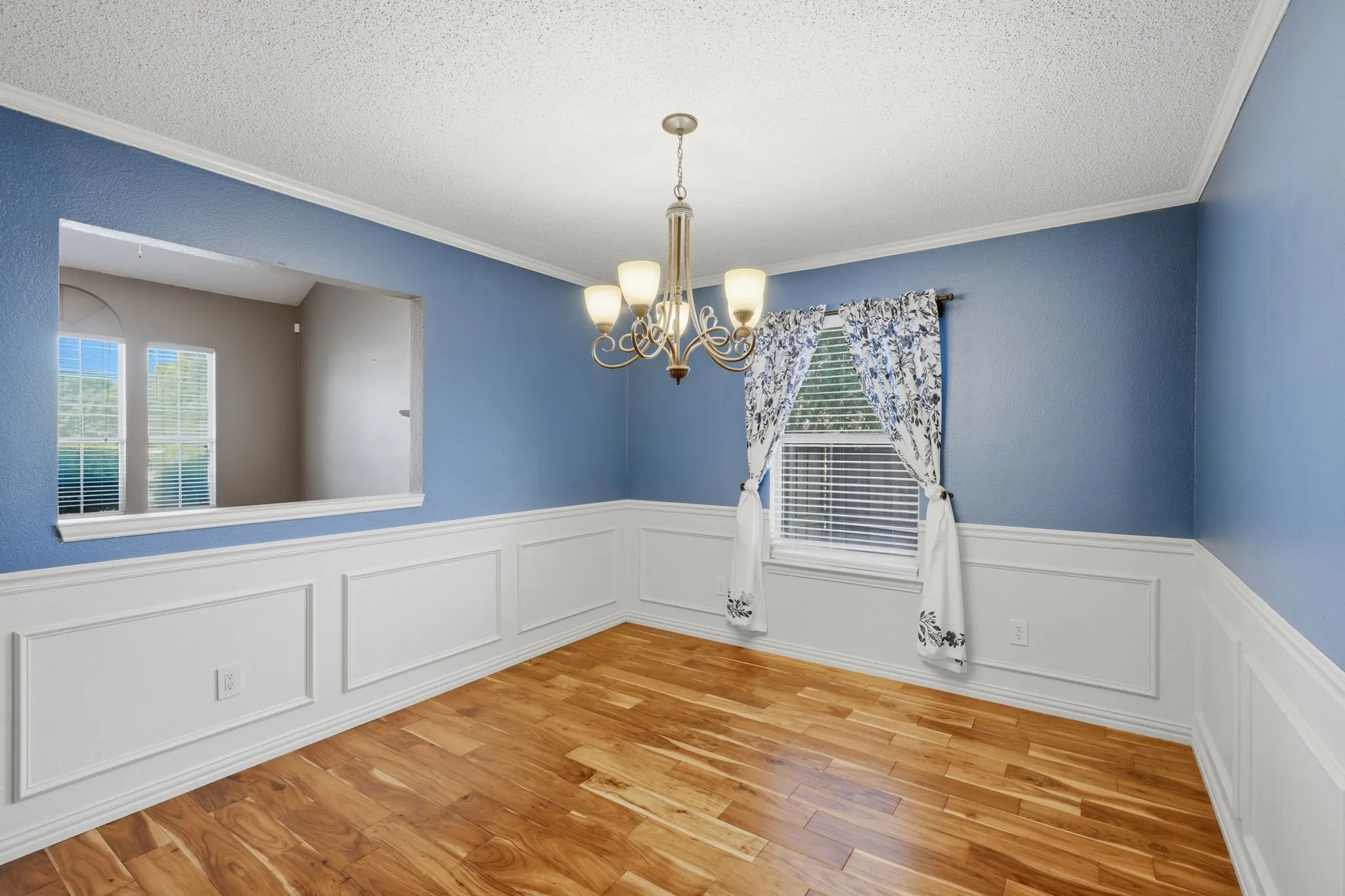 Single Family Residence For Sale in Tarrant County , 1808 Rybovich Lane, Mansfield, Texas 76063, 4 Bedroom, 3 Bathroom, 2 Garage spaces, 2,192 Sqft, built in 2002, mls#21374871, Real Estate Agent in Mansfield, Homes For Sale in Tarrant county, Homes For Sale in Mansfield, Realtor in Mansfield Texas, Real Estate Brokerage Independent Realty Texas, Luminita Cordes Realtor