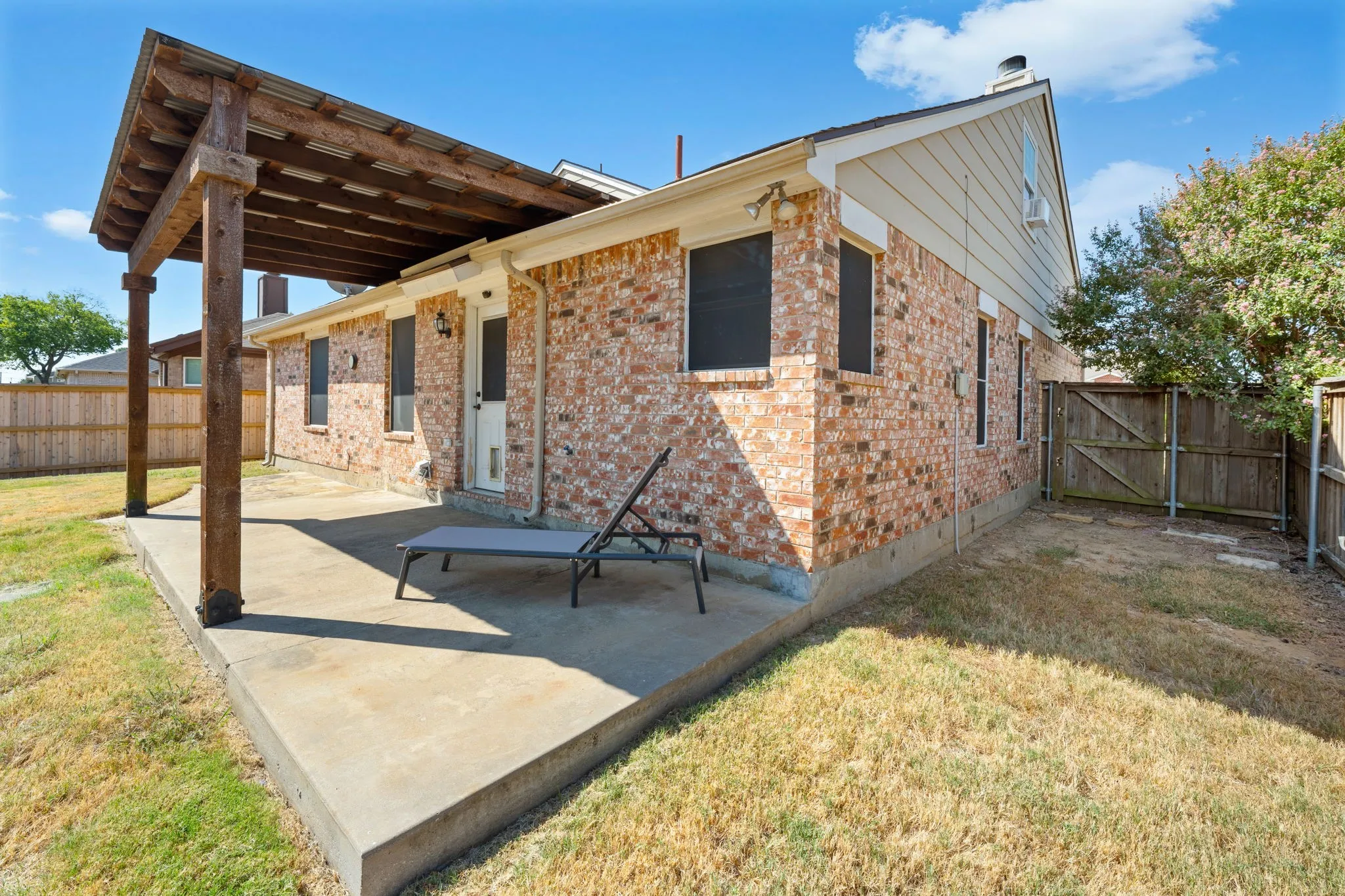 Single Family Residence For Sale in Tarrant County , 1808 Rybovich Lane, Mansfield, Texas 76063, 4 Bedroom, 3 Bathroom, 2 Garage spaces, 2,192 Sqft, built in 2002, mls#21374871, Real Estate Agent in Mansfield, Homes For Sale in Tarrant county, Homes For Sale in Mansfield, Realtor in Mansfield Texas, Real Estate Brokerage Independent Realty Texas, Luminita Cordes Realtor