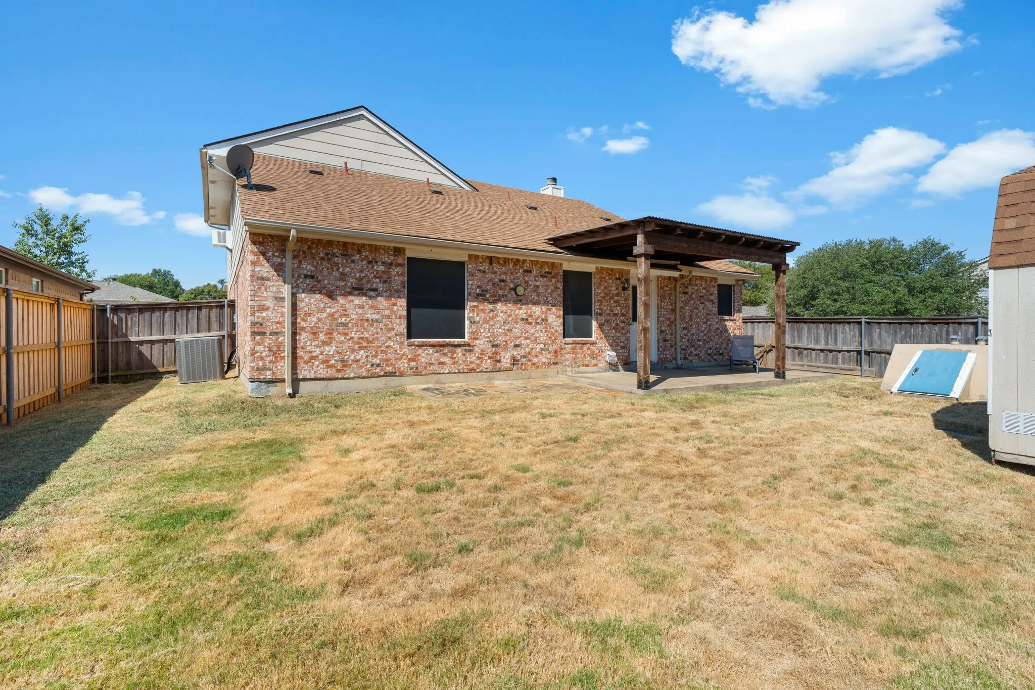 Single Family Residence For Sale in Tarrant County , 1808 Rybovich Lane, Mansfield, Texas 76063, 4 Bedroom, 3 Bathroom, 2 Garage spaces, 2,192 Sqft, built in 2002, mls#21374871, Real Estate Agent in Mansfield, Homes For Sale in Tarrant county, Homes For Sale in Mansfield, Realtor in Mansfield Texas, Real Estate Brokerage Independent Realty Texas, Luminita Cordes Realtor