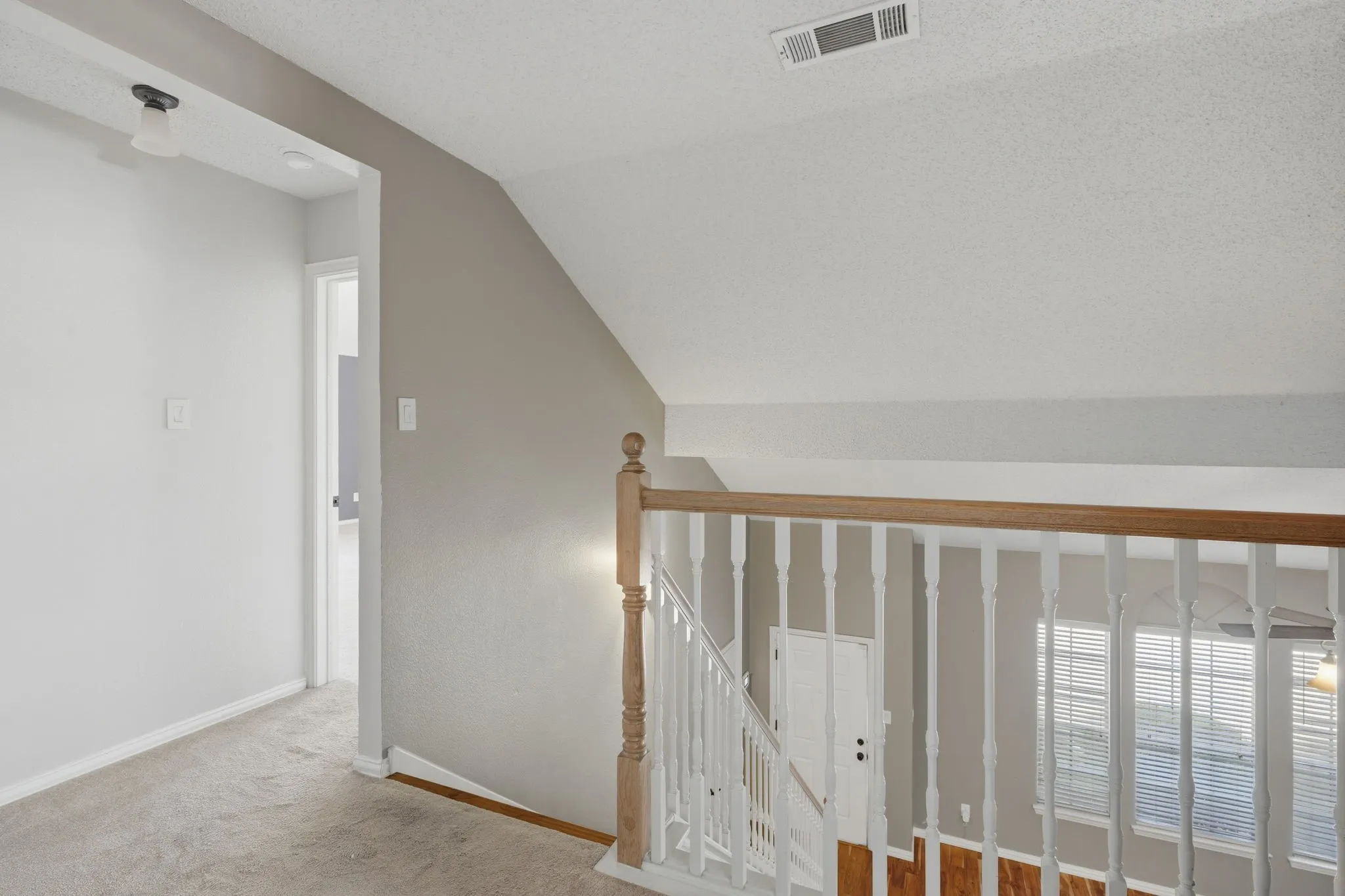 Single Family Residence For Sale in Tarrant County , 1808 Rybovich Lane, Mansfield, Texas 76063, 4 Bedroom, 3 Bathroom, 2 Garage spaces, 2,192 Sqft, built in 2002, mls#21374871, Real Estate Agent in Mansfield, Homes For Sale in Tarrant county, Homes For Sale in Mansfield, Realtor in Mansfield Texas, Real Estate Brokerage Independent Realty Texas, Luminita Cordes Realtor