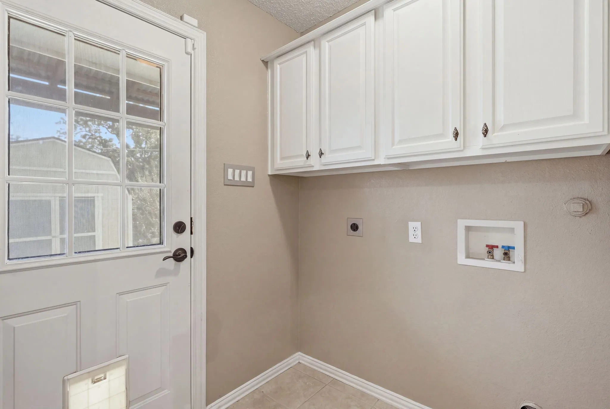 Single Family Residence For Sale in Tarrant County , 1808 Rybovich Lane, Mansfield, Texas 76063, 4 Bedroom, 3 Bathroom, 2 Garage spaces, 2,192 Sqft, built in 2002, mls#21374871, Real Estate Agent in Mansfield, Homes For Sale in Tarrant county, Homes For Sale in Mansfield, Realtor in Mansfield Texas, Real Estate Brokerage Independent Realty Texas, Luminita Cordes Realtor
