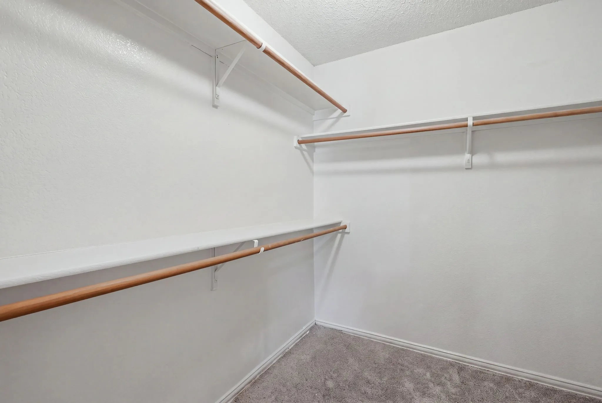 Single Family Residence For Sale in Tarrant County , 1808 Rybovich Lane, Mansfield, Texas 76063, 4 Bedroom, 3 Bathroom, 2 Garage spaces, 2,192 Sqft, built in 2002, mls#21374871, Real Estate Agent in Mansfield, Homes For Sale in Tarrant county, Homes For Sale in Mansfield, Realtor in Mansfield Texas, Real Estate Brokerage Independent Realty Texas, Luminita Cordes Realtor