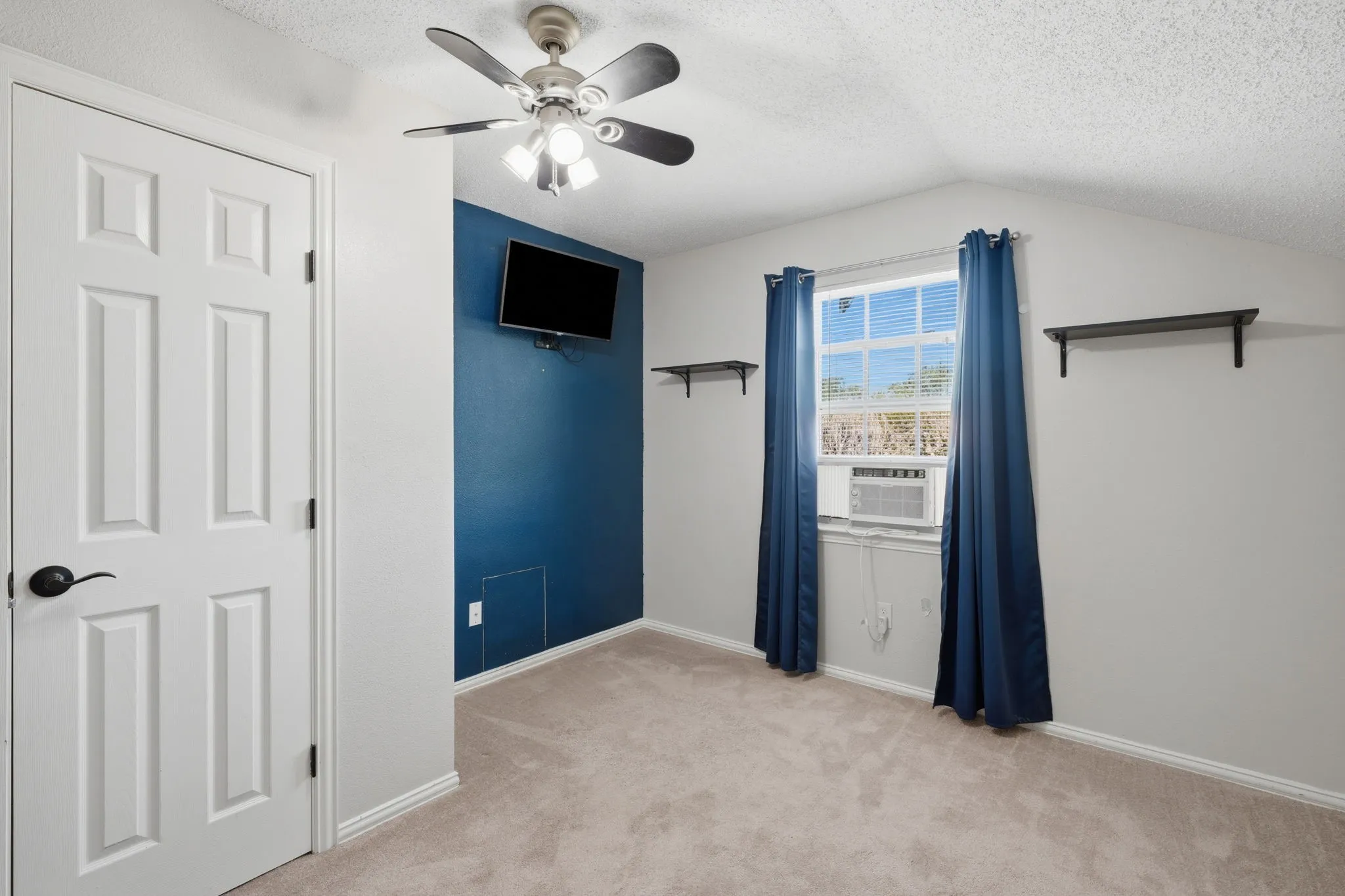 Single Family Residence For Sale in Tarrant County , 1808 Rybovich Lane, Mansfield, Texas 76063, 4 Bedroom, 3 Bathroom, 2 Garage spaces, 2,192 Sqft, built in 2002, mls#21374871, Real Estate Agent in Mansfield, Homes For Sale in Tarrant county, Homes For Sale in Mansfield, Realtor in Mansfield Texas, Real Estate Brokerage Independent Realty Texas, Luminita Cordes Realtor