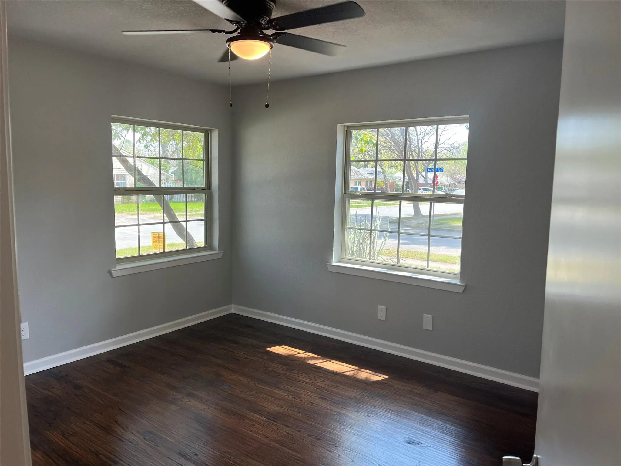 Single Family Residence For Sale in Tarrant County , 1021 Western Boulevard, Arlington, Texas 76013, 3 Bedroom, 2 Bathroom, Garage spaces, 1,680 Sqft, built in 1953, mls#21375276, Real Estate Agent in Arlington, Homes For Sale in Tarrant county, Homes For Sale in Arlington, Realtor in Arlington Texas, Real Estate Brokerage Independent Realty Texas, Luminita Cordes Realtor