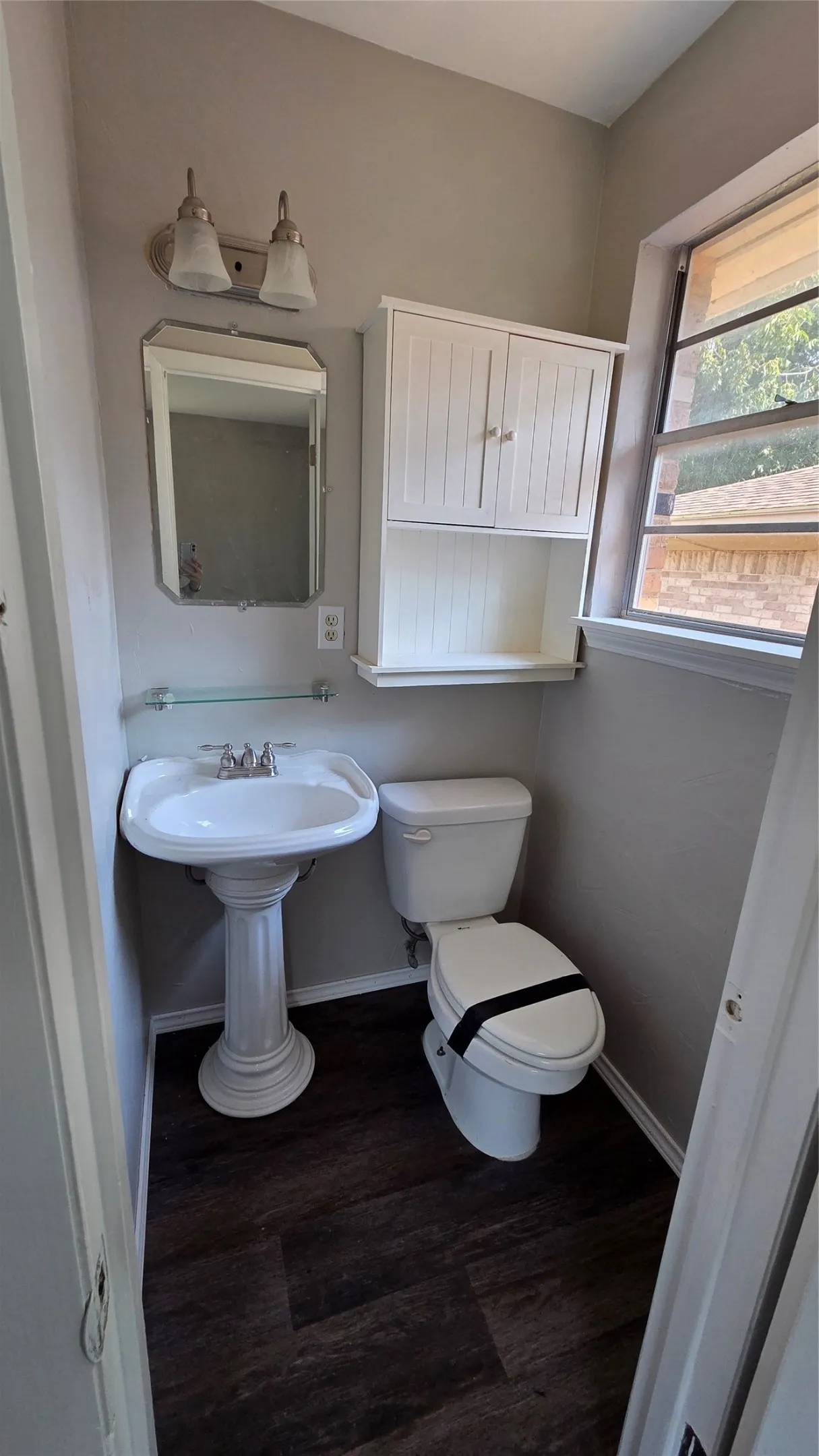 Single Family Residence For Sale in Grayson County , 2015 Brenda Avenue, Denison, Texas 75020, 3 Bedroom, 2 Bathroom, 2 Garage spaces, 1,200 Sqft, built in 1962, mls#21375279, Real Estate Agent in Denison, Homes For Sale in Grayson county, Homes For Sale in Denison, Realtor in Denison Texas, Real Estate Brokerage Independent Realty Texas, Luminita Cordes Realtor