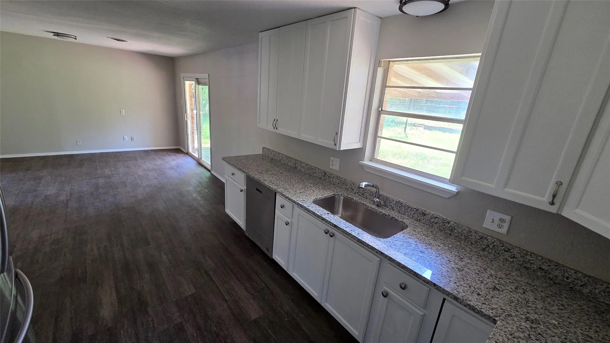 Single Family Residence For Sale in Grayson County , 2015 Brenda Avenue, Denison, Texas 75020, 3 Bedroom, 2 Bathroom, 2 Garage spaces, 1,200 Sqft, built in 1962, mls#21375279, Real Estate Agent in Denison, Homes For Sale in Grayson county, Homes For Sale in Denison, Realtor in Denison Texas, Real Estate Brokerage Independent Realty Texas, Luminita Cordes Realtor