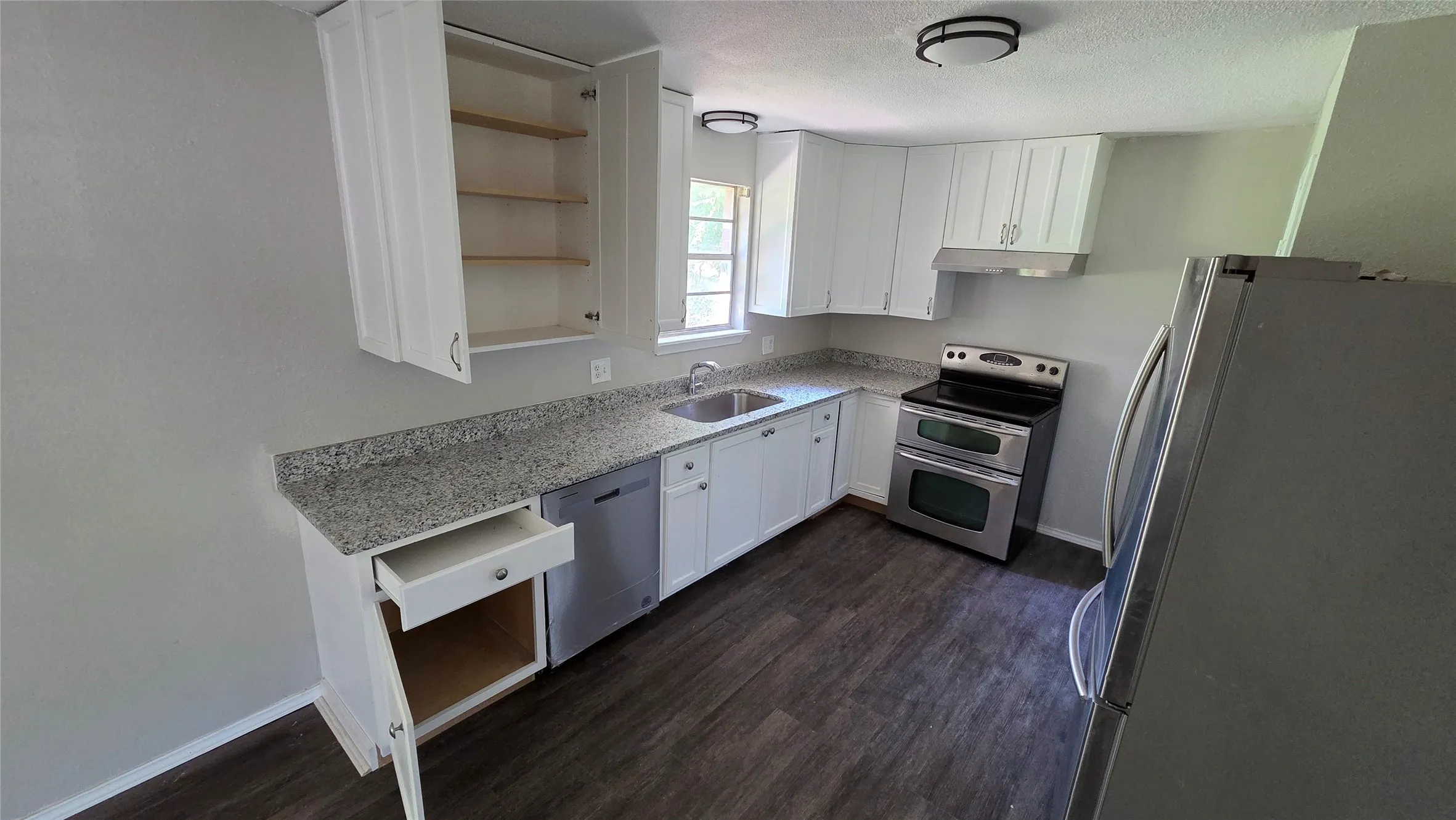 Single Family Residence For Sale in Grayson County , 2015 Brenda Avenue, Denison, Texas 75020, 3 Bedroom, 2 Bathroom, 2 Garage spaces, 1,200 Sqft, built in 1962, mls#21375279, Real Estate Agent in Denison, Homes For Sale in Grayson county, Homes For Sale in Denison, Realtor in Denison Texas, Real Estate Brokerage Independent Realty Texas, Luminita Cordes Realtor