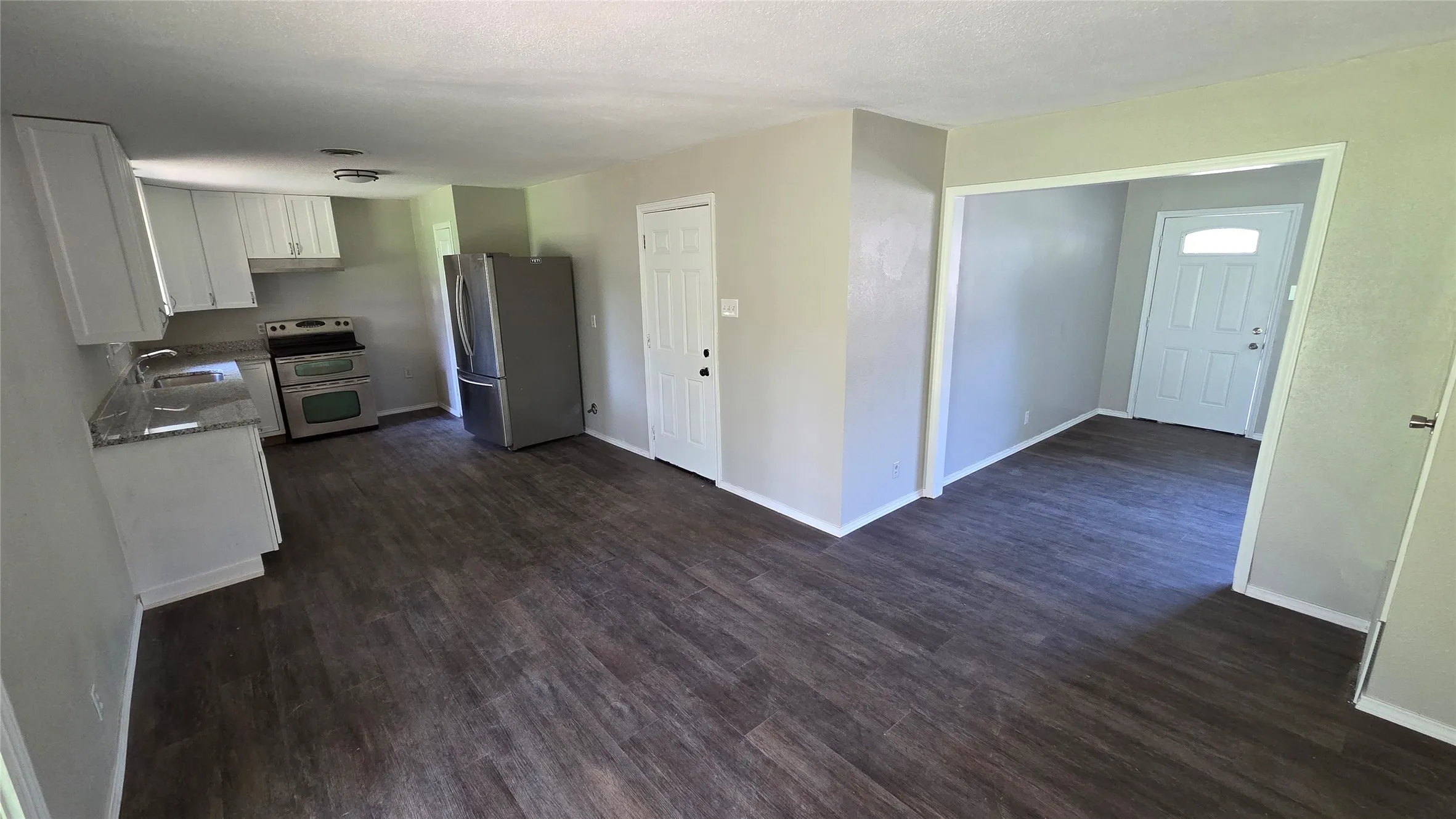 Single Family Residence For Sale in Grayson County , 2015 Brenda Avenue, Denison, Texas 75020, 3 Bedroom, 2 Bathroom, 2 Garage spaces, 1,200 Sqft, built in 1962, mls#21375279, Real Estate Agent in Denison, Homes For Sale in Grayson county, Homes For Sale in Denison, Realtor in Denison Texas, Real Estate Brokerage Independent Realty Texas, Luminita Cordes Realtor