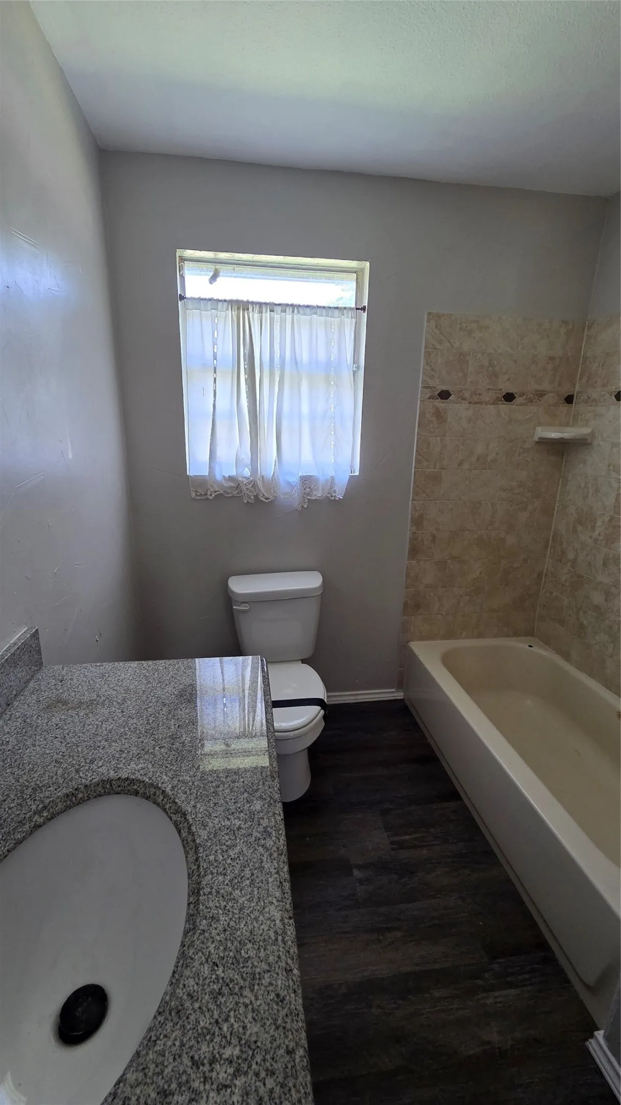Single Family Residence For Sale in Grayson County , 2015 Brenda Avenue, Denison, Texas 75020, 3 Bedroom, 2 Bathroom, 2 Garage spaces, 1,200 Sqft, built in 1962, mls#21375279, Real Estate Agent in Denison, Homes For Sale in Grayson county, Homes For Sale in Denison, Realtor in Denison Texas, Real Estate Brokerage Independent Realty Texas, Luminita Cordes Realtor