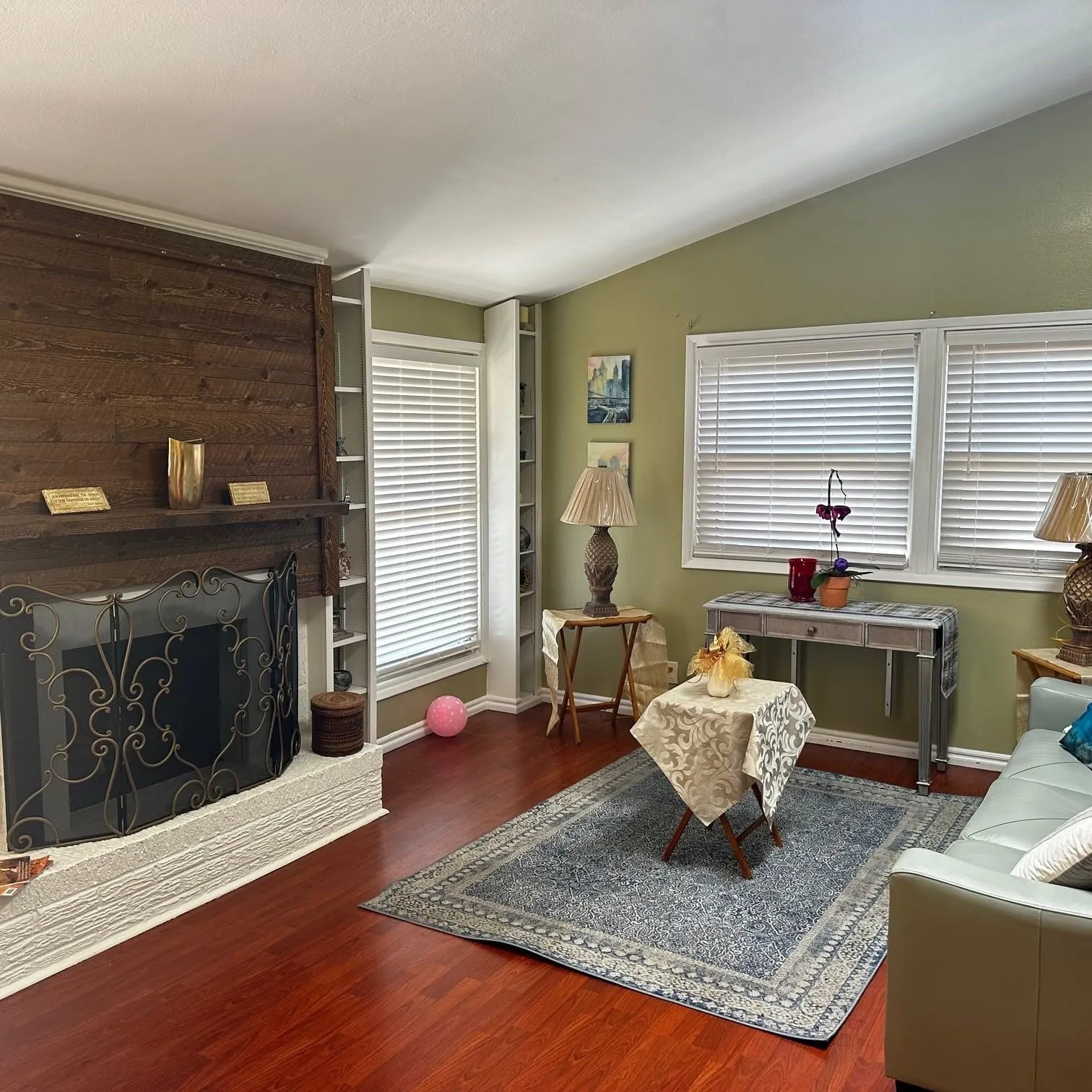 Single Family Residence For Sale in Dallas County , 12135 High Meadow Drive, Dallas, Texas 75234, 3 Bedroom, 2 Bathroom, 2 Garage spaces, 1,569 Sqft, built in 1961, mls#21375282, Real Estate Agent in Dallas, Homes For Sale in Dallas county, Homes For Sale in Dallas, Realtor in Dallas Texas, Real Estate Brokerage Independent Realty Texas, Luminita Cordes Realtor