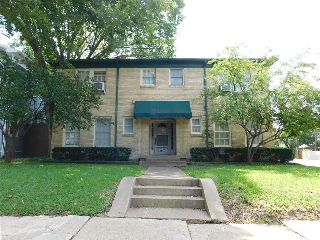 Apartment For Rent in Dallas County , 5800 Vickery Boulevard 3, Dallas, Texas 75206, 1 Bedroom, 1 Bathroom, Garage spaces, 600 Sqft, built in 1927, mls#21375284, Real Estate Agent in Dallas, Homes For Rent in Dallas county, Homes For Rent in Dallas, Realtor in Dallas Texas, Real Estate Brokerage Independent Realty Texas, Luminita Cordes Realtor