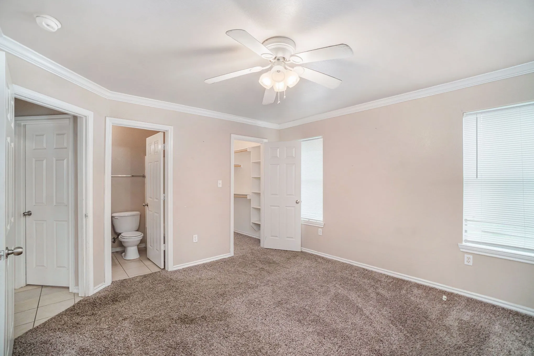 Single Family Residence For Rent in Tarrant County , 542 Mast Court, Crowley, Texas 76036, 3 Bedroom, 2 Bathroom, 2 Garage spaces, 1,205 Sqft, built in 2007, mls#21375286, Real Estate Agent in Crowley, Homes For Rent in Tarrant county, Homes For Rent in Crowley, Realtor in Crowley Texas, Real Estate Brokerage Independent Realty Texas, Luminita Cordes Realtor