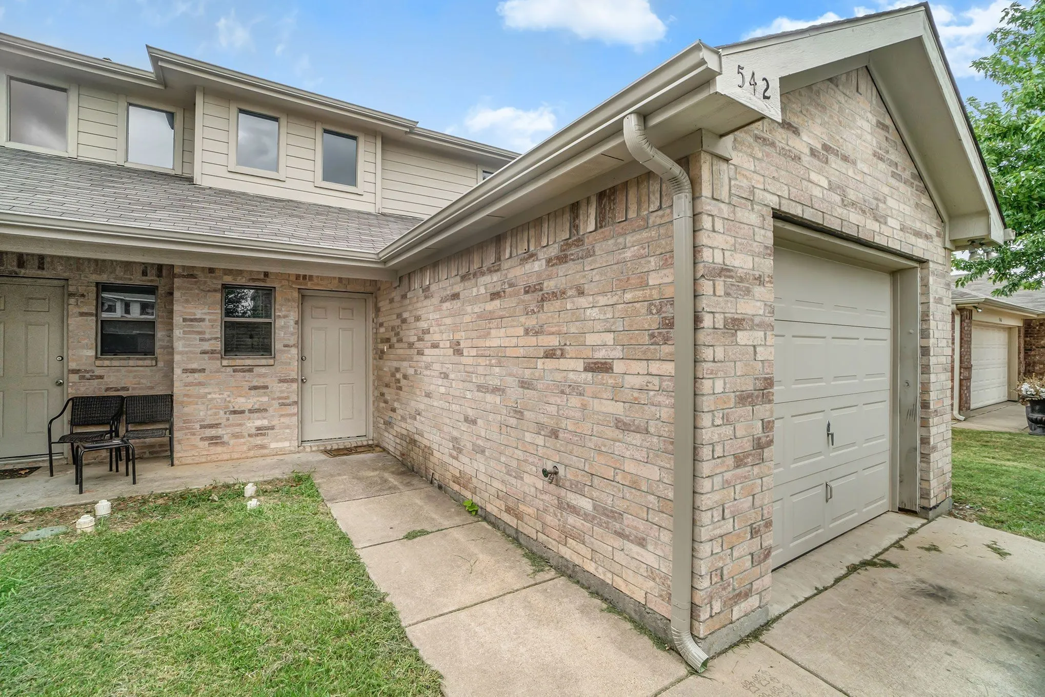 Single Family Residence For Rent in Tarrant County , 542 Mast Court, Crowley, Texas 76036, 3 Bedroom, 2 Bathroom, 2 Garage spaces, 1,205 Sqft, built in 2007, mls#21375286, Real Estate Agent in Crowley, Homes For Rent in Tarrant county, Homes For Rent in Crowley, Realtor in Crowley Texas, Real Estate Brokerage Independent Realty Texas, Luminita Cordes Realtor