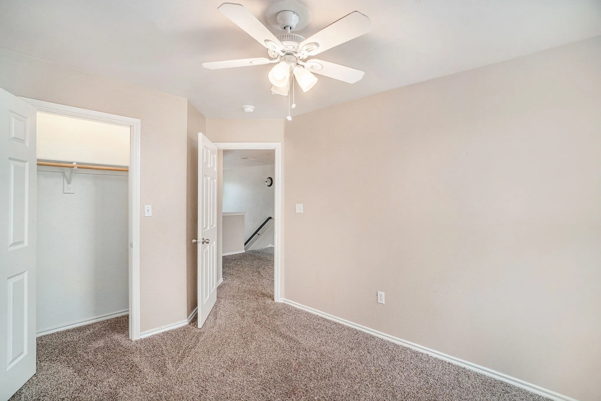 Single Family Residence For Rent in Tarrant County , 542 Mast Court, Crowley, Texas 76036, 3 Bedroom, 2 Bathroom, 2 Garage spaces, 1,205 Sqft, built in 2007, mls#21375286, Real Estate Agent in Crowley, Homes For Rent in Tarrant county, Homes For Rent in Crowley, Realtor in Crowley Texas, Real Estate Brokerage Independent Realty Texas, Luminita Cordes Realtor