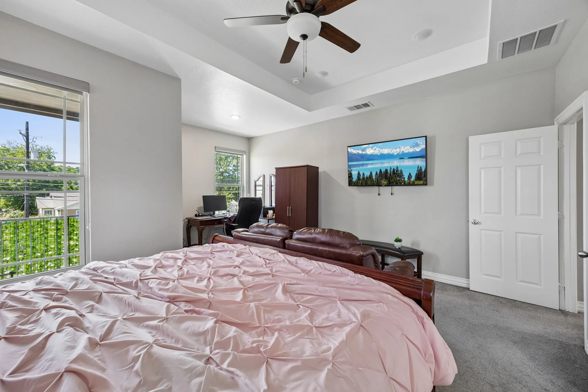 Single Family Residence For Rent in Dallas County , 431 W Pioneer Drive, Irving, Texas 75061, 4 Bedroom, 3 Bathroom, 2 Garage spaces, 2,632 Sqft, built in 2020, mls#21375206, Real Estate Agent in Irving, Homes For Rent in Dallas county, Homes For Rent in Irving, Realtor in Irving Texas, Real Estate Brokerage Independent Realty Texas, Luminita Cordes Realtor