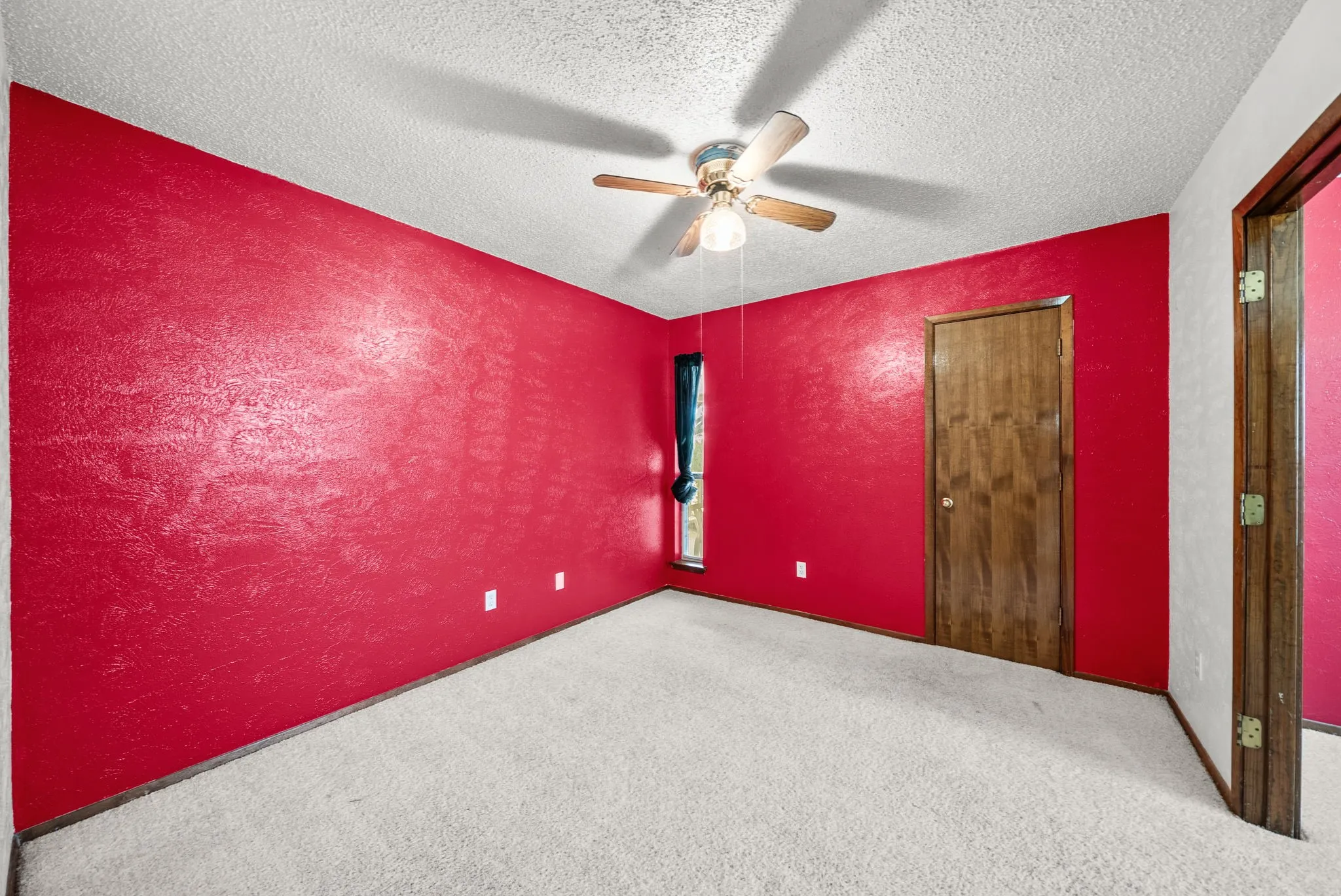 Single Family Residence For Sale in Denton County , 2125 Mayfield Circle, Corinth, Texas 76208, 3 Bedroom, 2 Bathroom, 2 Garage spaces, 1,682 Sqft, built in 1982, mls#21373799, Real Estate Agent in Corinth, Homes For Sale in Denton county, Homes For Sale in Corinth, Realtor in Corinth Texas, Real Estate Brokerage Independent Realty Texas, Luminita Cordes Realtor