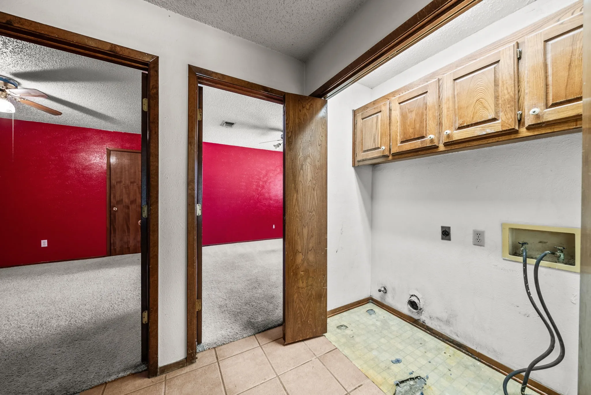 Single Family Residence For Sale in Denton County , 2125 Mayfield Circle, Corinth, Texas 76208, 3 Bedroom, 2 Bathroom, 2 Garage spaces, 1,682 Sqft, built in 1982, mls#21373799, Real Estate Agent in Corinth, Homes For Sale in Denton county, Homes For Sale in Corinth, Realtor in Corinth Texas, Real Estate Brokerage Independent Realty Texas, Luminita Cordes Realtor