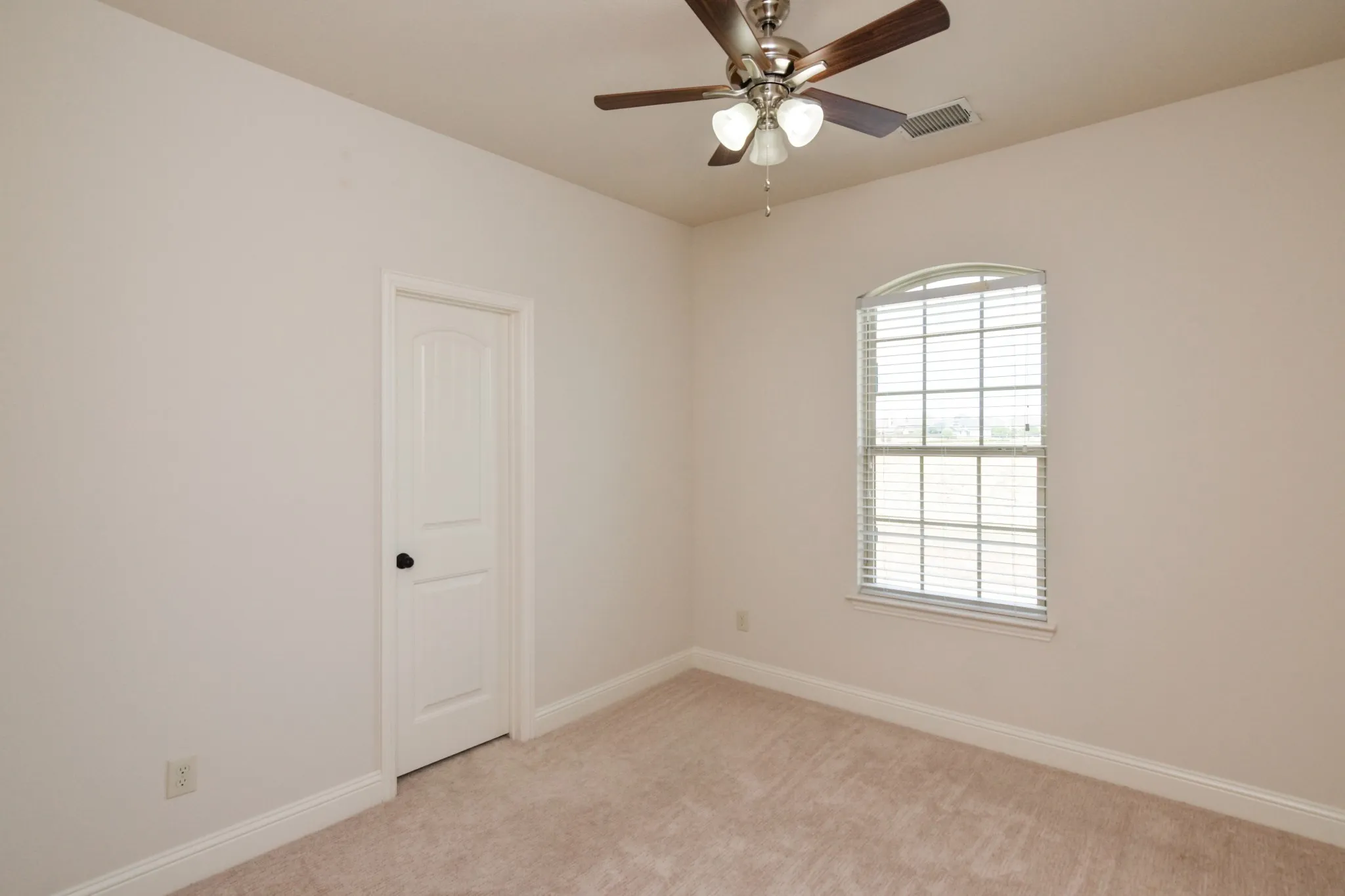 Single Family Residence For Rent in Denton County , 759 Stardrift Avenue, Frisco, Texas 75036, 4 Bedroom, 3 Bathroom, 2 Garage spaces, 2,600 Sqft, built in 2014, mls#21349938, Real Estate Agent in Frisco, Homes For Rent in Denton county, Homes For Rent in Frisco, Realtor in Frisco Texas, Real Estate Brokerage Independent Realty Texas, Luminita Cordes Realtor