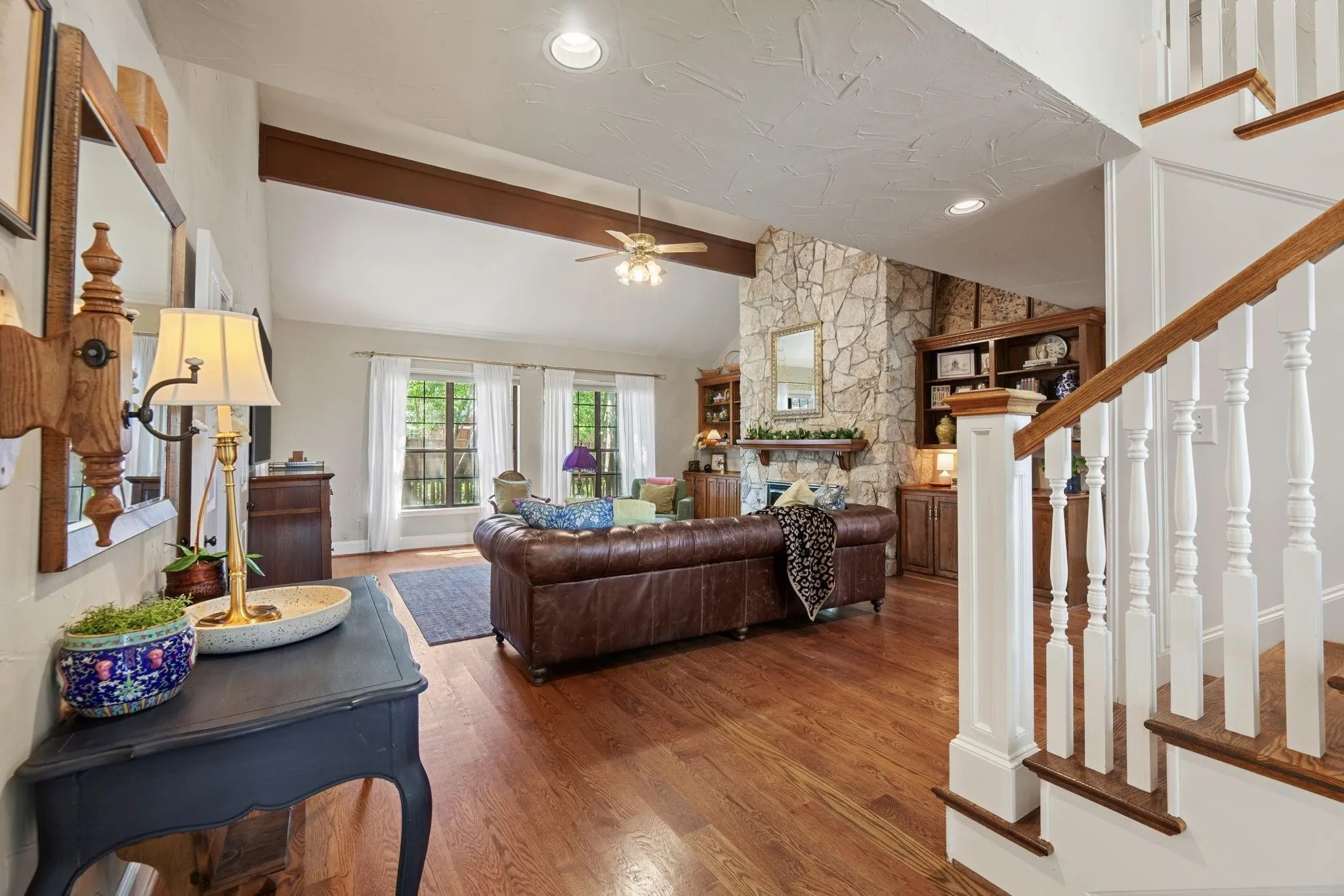 Single Family Residence For Sale in Rockwall County , 601 Carriage Trail, Rockwall, Texas 75087, 4 Bedroom, 4 Bathroom, 2 Garage spaces, 3,162 Sqft, built in 1983, mls#21375163, Real Estate Agent in Rockwall, Homes For Sale in Rockwall county, Homes For Sale in Rockwall, Realtor in Rockwall Texas, Real Estate Brokerage Independent Realty Texas, Luminita Cordes Realtor