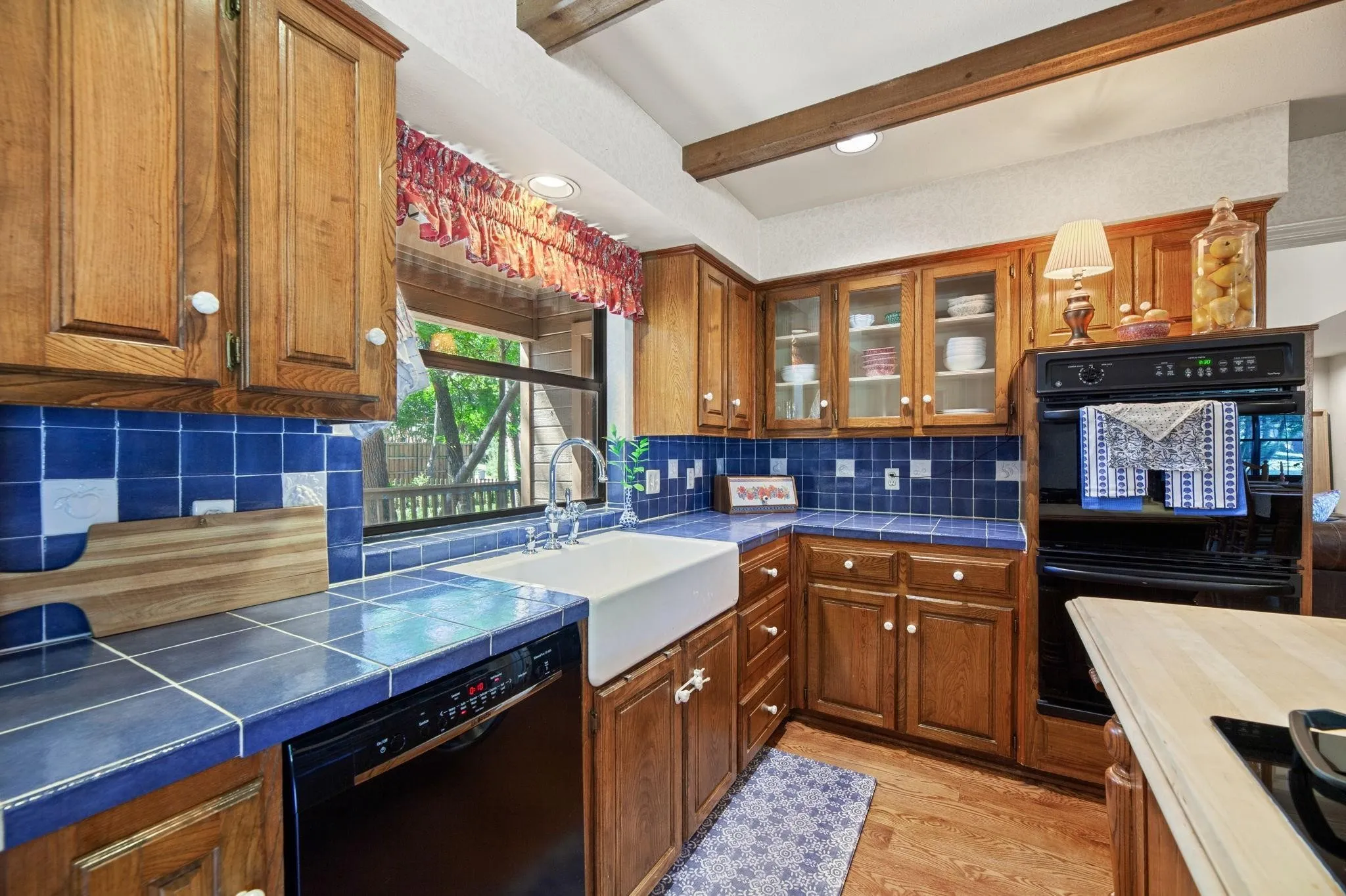 Single Family Residence For Sale in Rockwall County , 601 Carriage Trail, Rockwall, Texas 75087, 4 Bedroom, 4 Bathroom, 2 Garage spaces, 3,162 Sqft, built in 1983, mls#21375163, Real Estate Agent in Rockwall, Homes For Sale in Rockwall county, Homes For Sale in Rockwall, Realtor in Rockwall Texas, Real Estate Brokerage Independent Realty Texas, Luminita Cordes Realtor