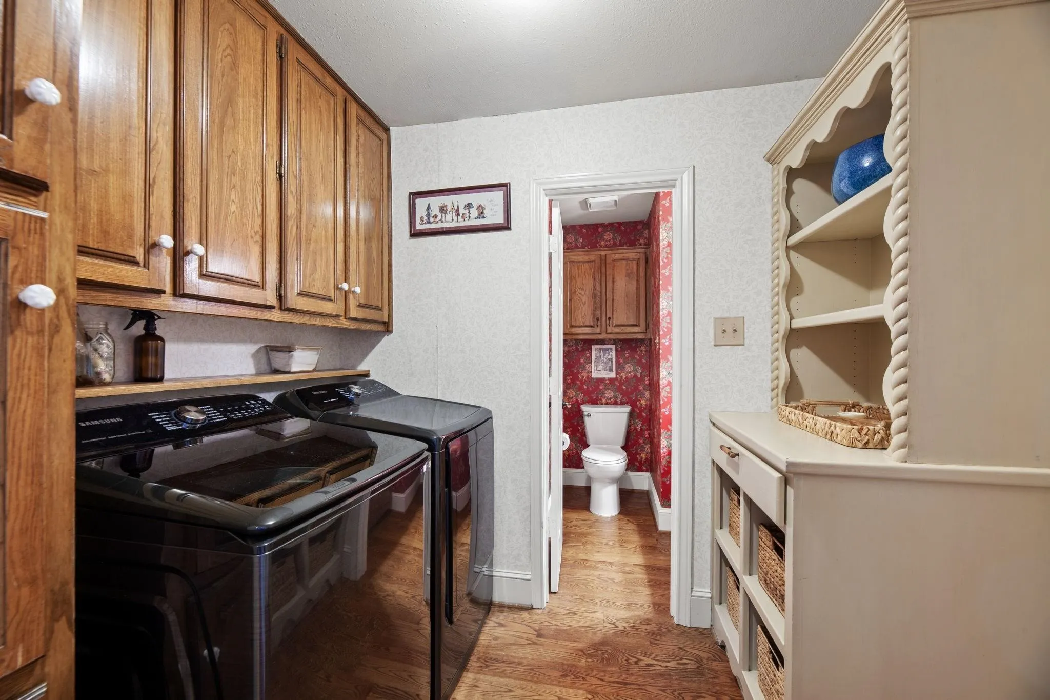 Single Family Residence For Sale in Rockwall County , 601 Carriage Trail, Rockwall, Texas 75087, 4 Bedroom, 4 Bathroom, 2 Garage spaces, 3,162 Sqft, built in 1983, mls#21375163, Real Estate Agent in Rockwall, Homes For Sale in Rockwall county, Homes For Sale in Rockwall, Realtor in Rockwall Texas, Real Estate Brokerage Independent Realty Texas, Luminita Cordes Realtor