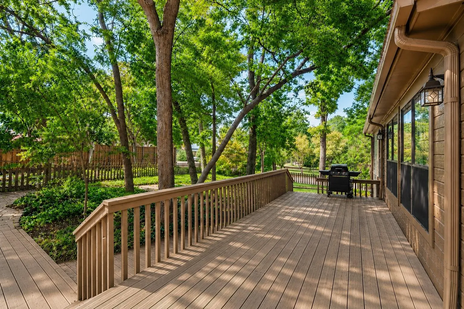 Single Family Residence For Sale in Rockwall County , 601 Carriage Trail, Rockwall, Texas 75087, 4 Bedroom, 4 Bathroom, 2 Garage spaces, 3,162 Sqft, built in 1983, mls#21375163, Real Estate Agent in Rockwall, Homes For Sale in Rockwall county, Homes For Sale in Rockwall, Realtor in Rockwall Texas, Real Estate Brokerage Independent Realty Texas, Luminita Cordes Realtor