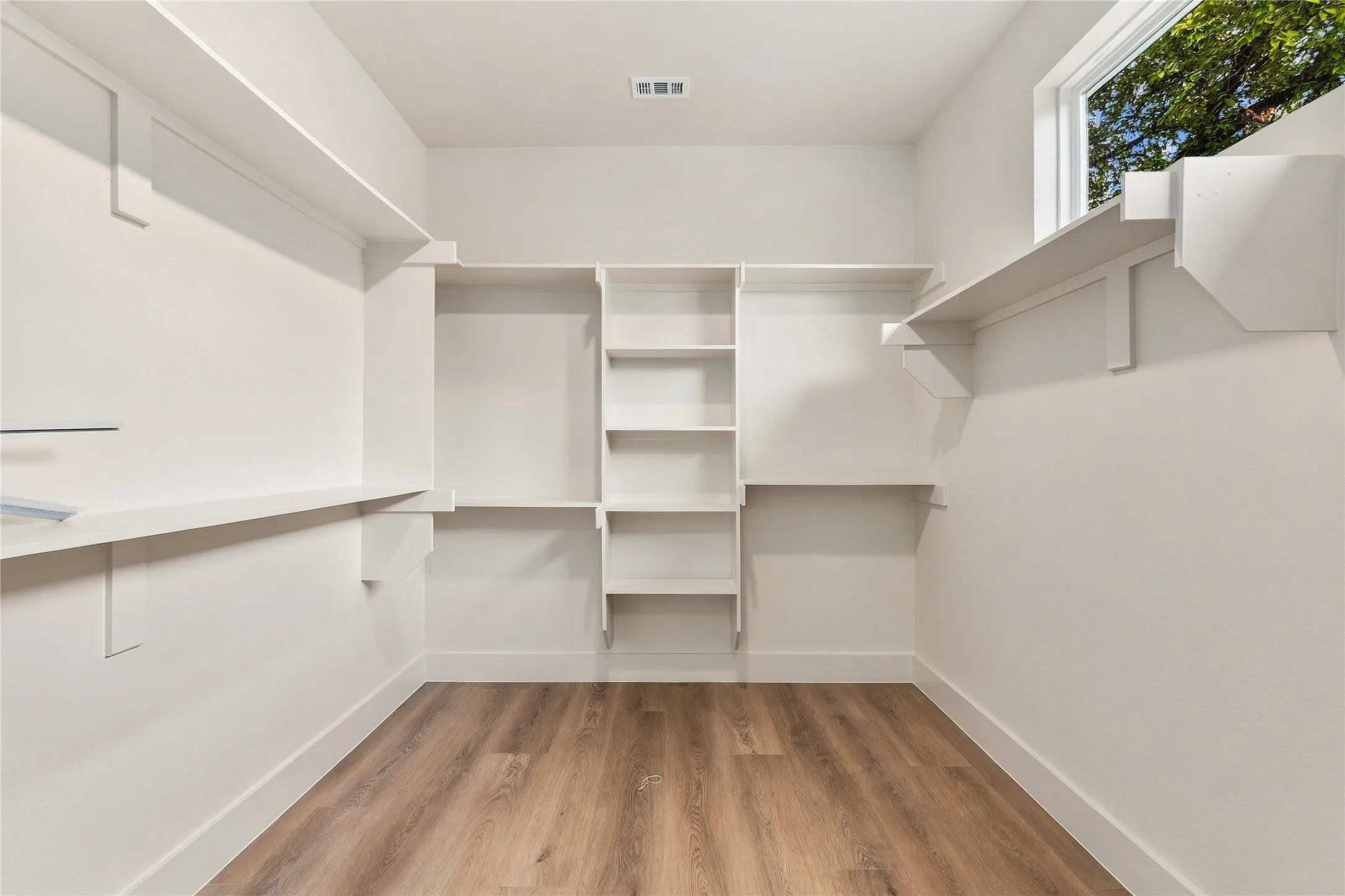 Single Family Residence For Sale in Dallas County , 3914 Spence Street, Dallas, Texas 75215, 4 Bedroom, 3 Bathroom, 2 Garage spaces, 2,088 Sqft, built in 2026, mls#21362023, Real Estate Agent in Dallas, Homes For Sale in Dallas county, Homes For Sale in Dallas, Realtor in Dallas Texas, Real Estate Brokerage Independent Realty Texas, Luminita Cordes Realtor