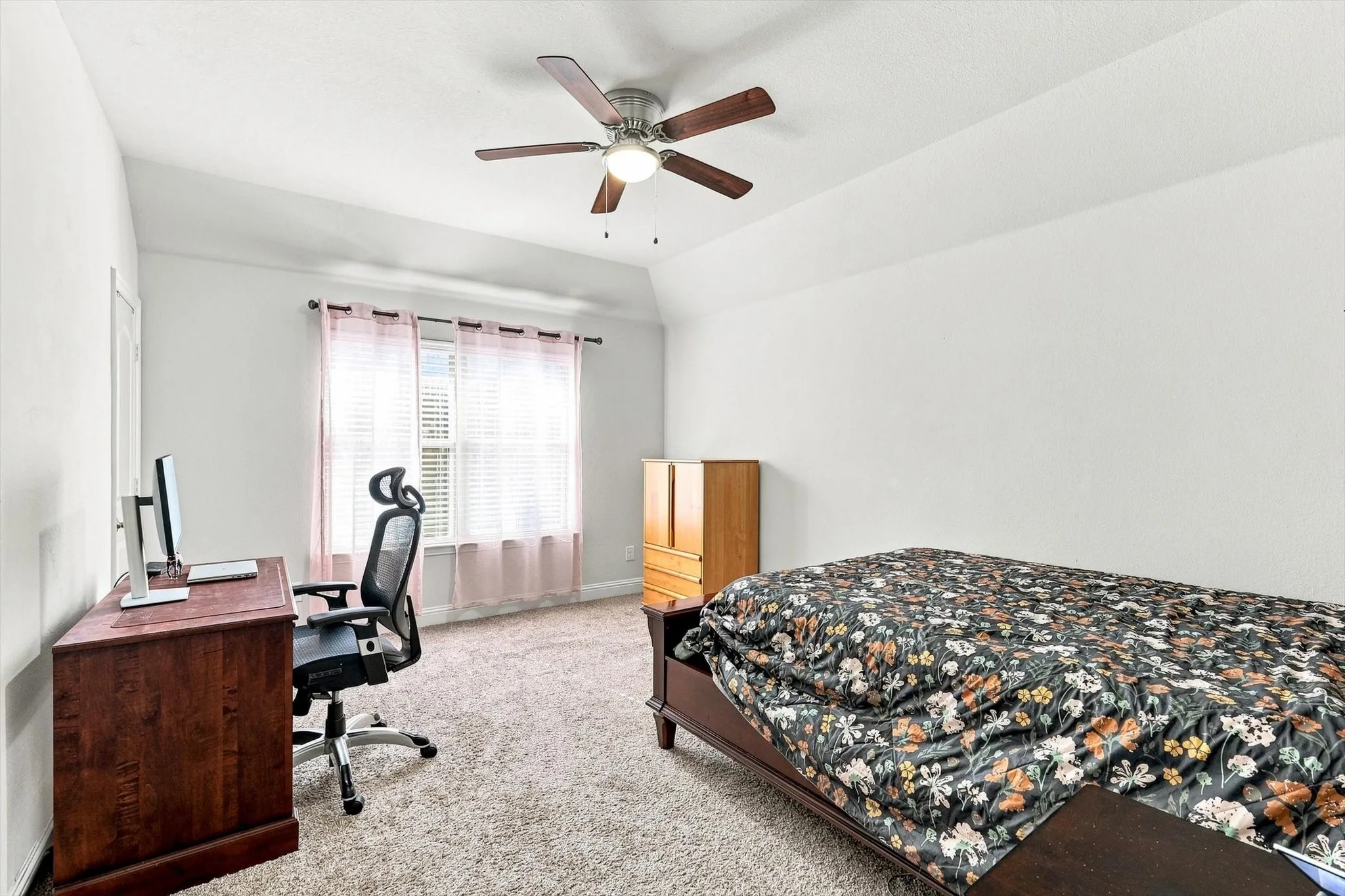 Single Family Residence For Rent in Collin County , 3122 Turkey Creek Trail, Celina, Texas 75078, 4 Bedroom, 4 Bathroom, 2 Garage spaces, 3,045 Sqft, built in 2018, mls#21371917, Real Estate Agent in Celina, Homes For Rent in Collin county, Homes For Rent in Celina, Realtor in Celina Texas, Real Estate Brokerage Independent Realty Texas, Luminita Cordes Realtor