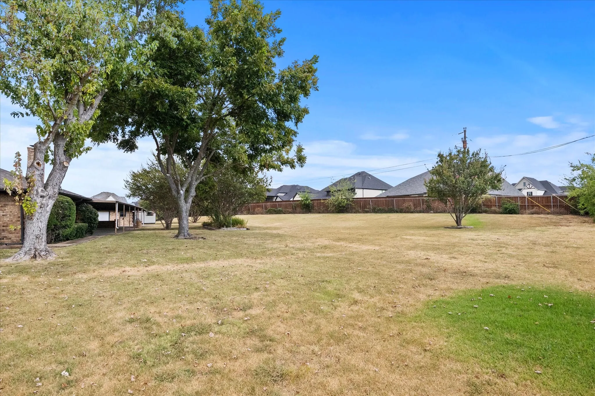 Single Family Residence For Sale in Rockwall County , 12 Park Central Circle, Rockwall, Texas 75087, 3 Bedroom, 3 Bathroom, Garage spaces, 3,088 Sqft, built in 1985, mls#21374861, Real Estate Agent in Rockwall, Homes For Sale in Rockwall county, Homes For Sale in Rockwall, Realtor in Rockwall Texas, Real Estate Brokerage Independent Realty Texas, Luminita Cordes Realtor