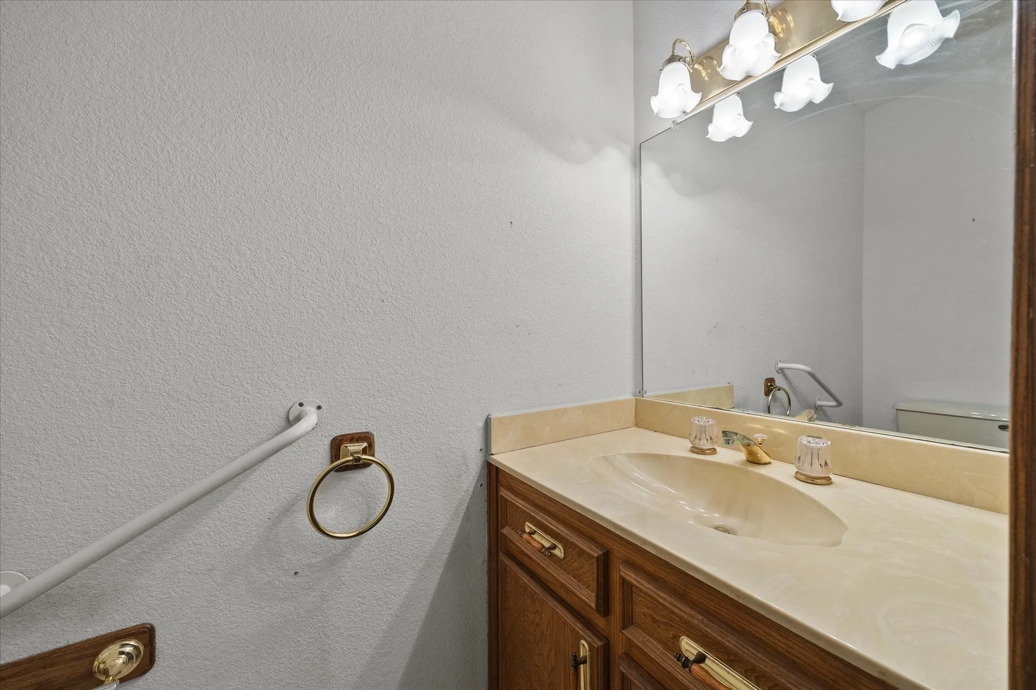 Single Family Residence For Sale in Rockwall County , 12 Park Central Circle, Rockwall, Texas 75087, 3 Bedroom, 3 Bathroom, Garage spaces, 3,088 Sqft, built in 1985, mls#21374861, Real Estate Agent in Rockwall, Homes For Sale in Rockwall county, Homes For Sale in Rockwall, Realtor in Rockwall Texas, Real Estate Brokerage Independent Realty Texas, Luminita Cordes Realtor