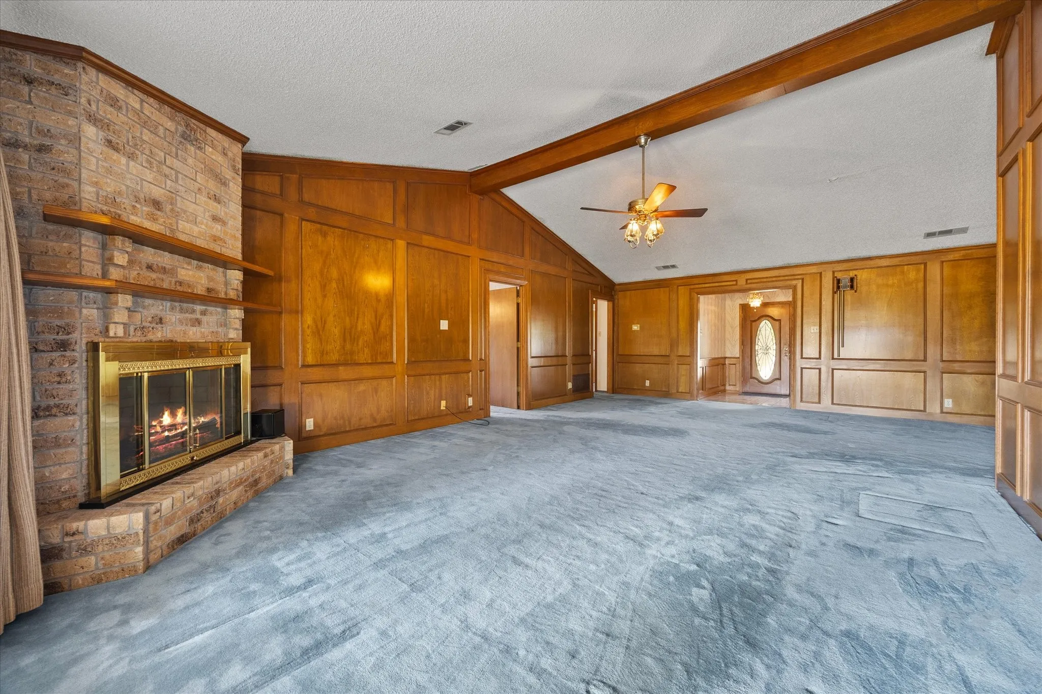 Single Family Residence For Sale in Rockwall County , 12 Park Central Circle, Rockwall, Texas 75087, 3 Bedroom, 3 Bathroom, Garage spaces, 3,088 Sqft, built in 1985, mls#21374861, Real Estate Agent in Rockwall, Homes For Sale in Rockwall county, Homes For Sale in Rockwall, Realtor in Rockwall Texas, Real Estate Brokerage Independent Realty Texas, Luminita Cordes Realtor