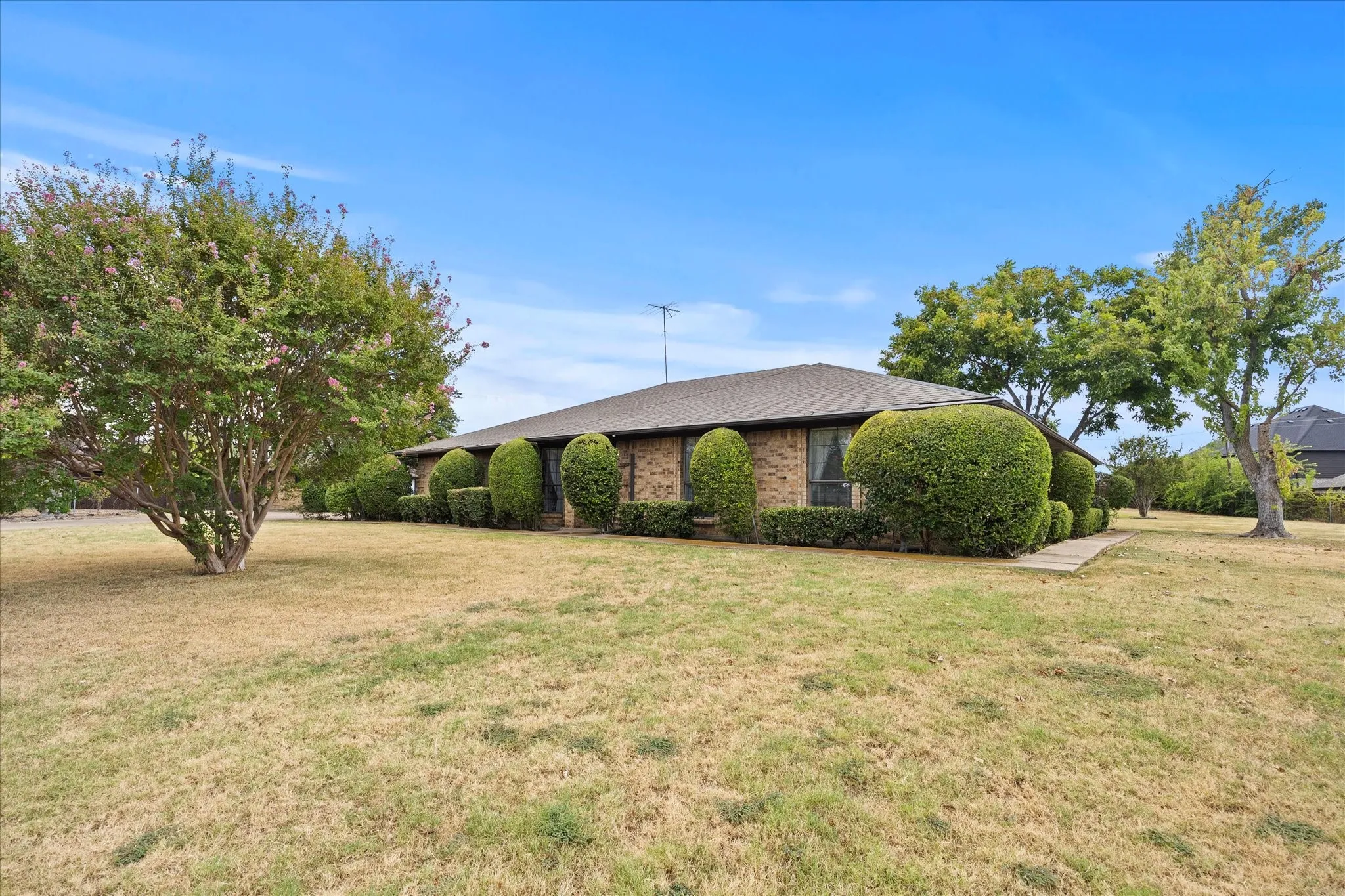 Single Family Residence For Sale in Rockwall County , 12 Park Central Circle, Rockwall, Texas 75087, 3 Bedroom, 3 Bathroom, Garage spaces, 3,088 Sqft, built in 1985, mls#21374861, Real Estate Agent in Rockwall, Homes For Sale in Rockwall county, Homes For Sale in Rockwall, Realtor in Rockwall Texas, Real Estate Brokerage Independent Realty Texas, Luminita Cordes Realtor