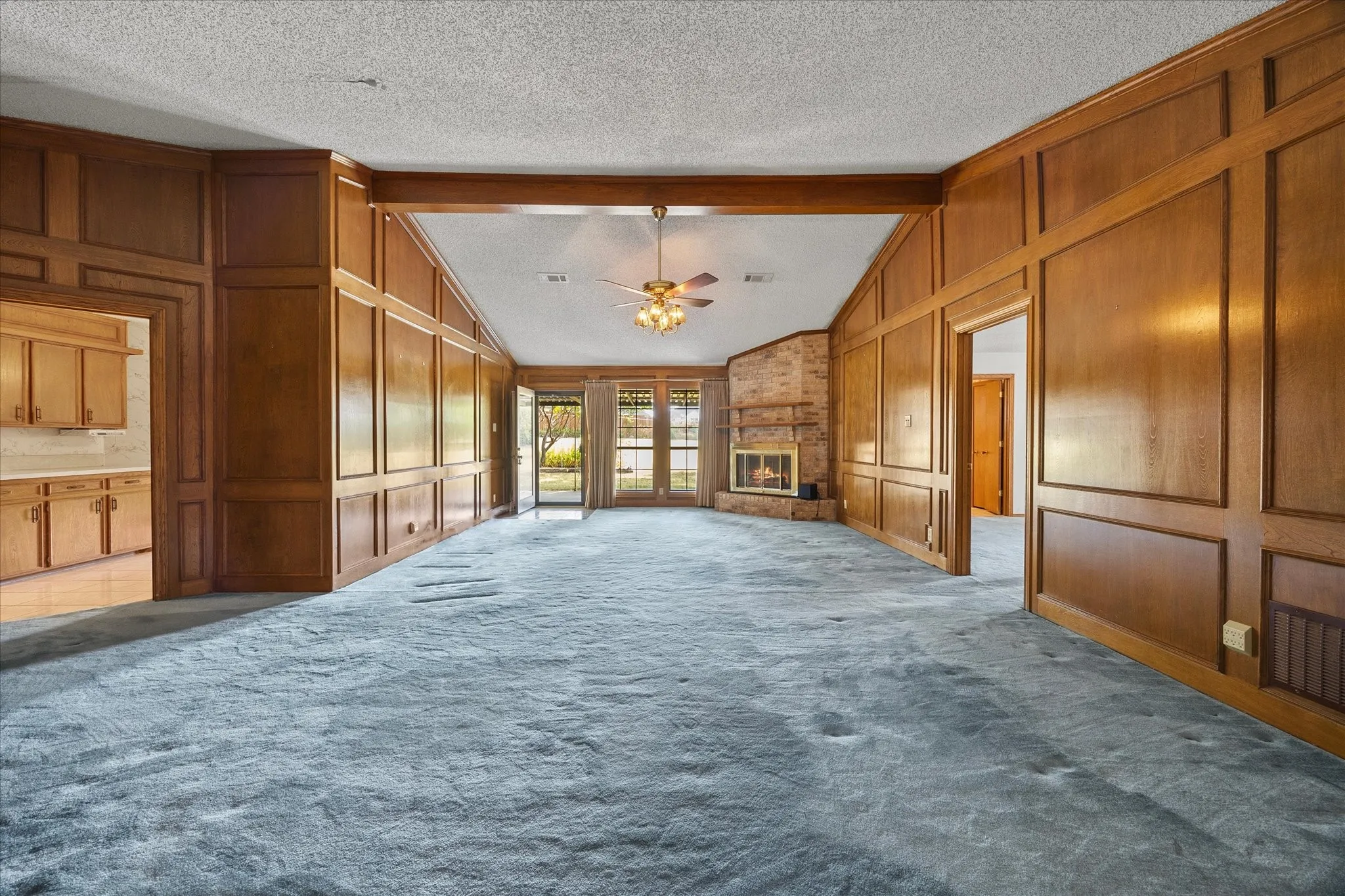 Single Family Residence For Sale in Rockwall County , 12 Park Central Circle, Rockwall, Texas 75087, 3 Bedroom, 3 Bathroom, Garage spaces, 3,088 Sqft, built in 1985, mls#21374861, Real Estate Agent in Rockwall, Homes For Sale in Rockwall county, Homes For Sale in Rockwall, Realtor in Rockwall Texas, Real Estate Brokerage Independent Realty Texas, Luminita Cordes Realtor
