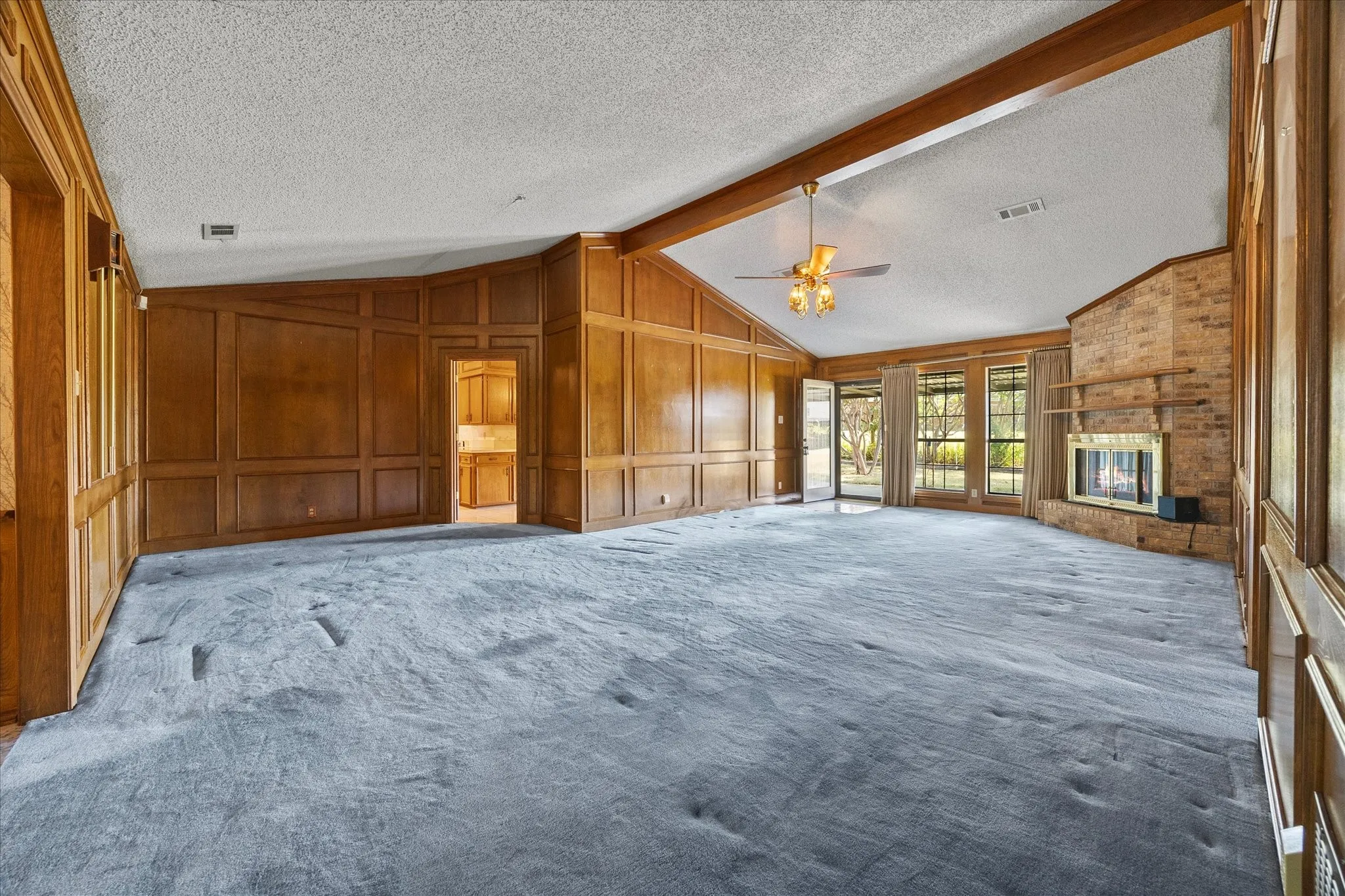 Single Family Residence For Sale in Rockwall County , 12 Park Central Circle, Rockwall, Texas 75087, 3 Bedroom, 3 Bathroom, Garage spaces, 3,088 Sqft, built in 1985, mls#21374861, Real Estate Agent in Rockwall, Homes For Sale in Rockwall county, Homes For Sale in Rockwall, Realtor in Rockwall Texas, Real Estate Brokerage Independent Realty Texas, Luminita Cordes Realtor