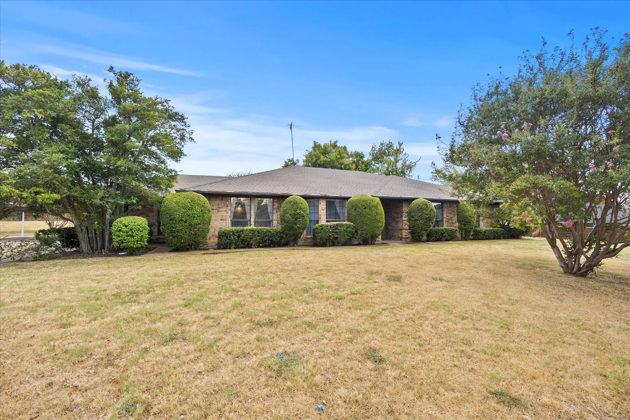 Single Family Residence For Sale in Rockwall County , 12 Park Central Circle, Rockwall, Texas 75087, 3 Bedroom, 3 Bathroom, Garage spaces, 3,088 Sqft, built in 1985, mls#21374861, Real Estate Agent in Rockwall, Homes For Sale in Rockwall county, Homes For Sale in Rockwall, Realtor in Rockwall Texas, Real Estate Brokerage Independent Realty Texas, Luminita Cordes Realtor