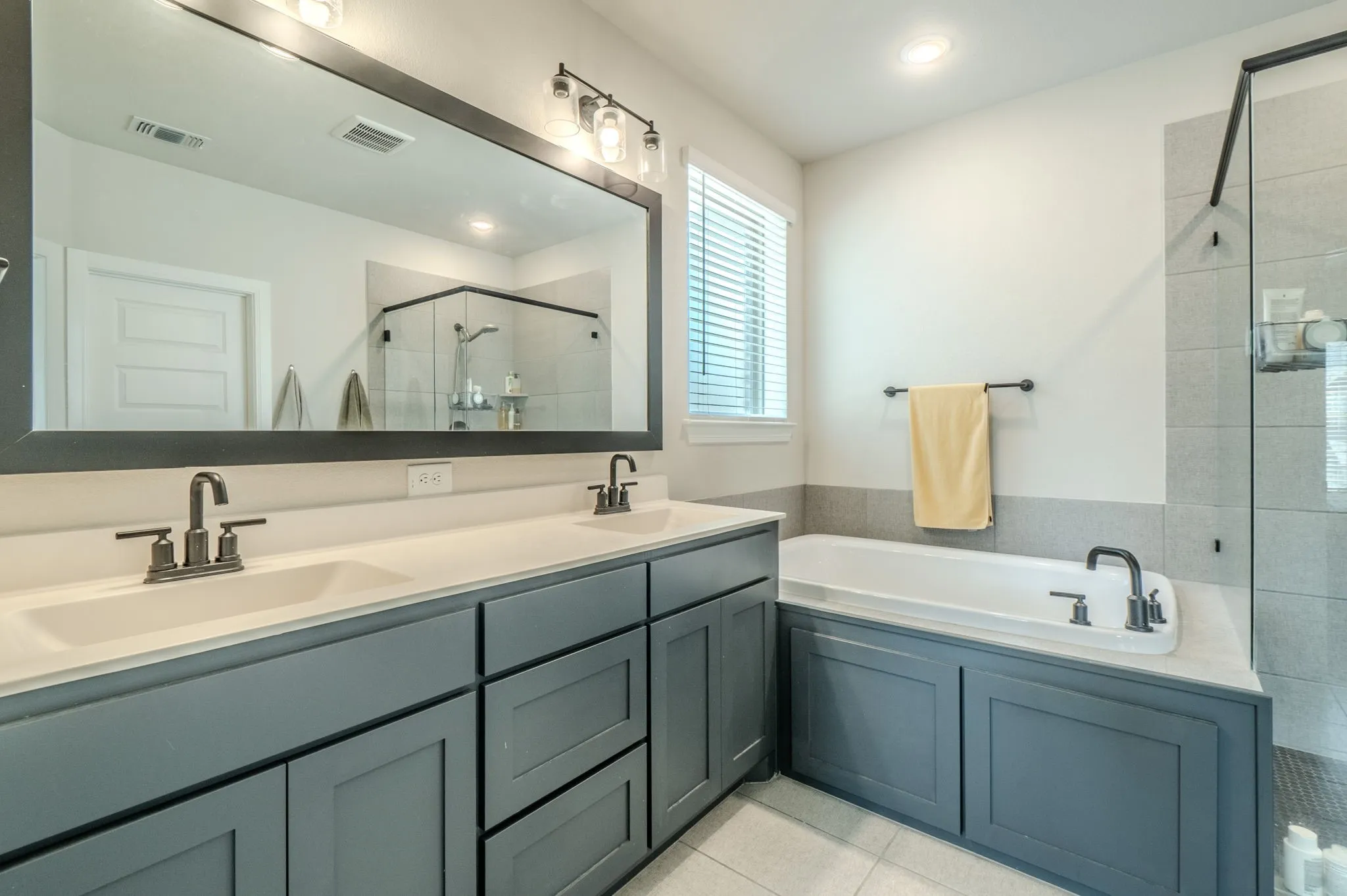 Single Family Residence For Rent in Tarrant County , 705 Morning Dove Lane, Arlington, Texas 76005, 4 Bedroom, 3 Bathroom, 2 Garage spaces, 1,988 Sqft, built in 2024, mls#21375295, Real Estate Agent in Arlington, Homes For Rent in Tarrant county, Homes For Rent in Arlington, Realtor in Arlington Texas, Real Estate Brokerage Independent Realty Texas, Luminita Cordes Realtor