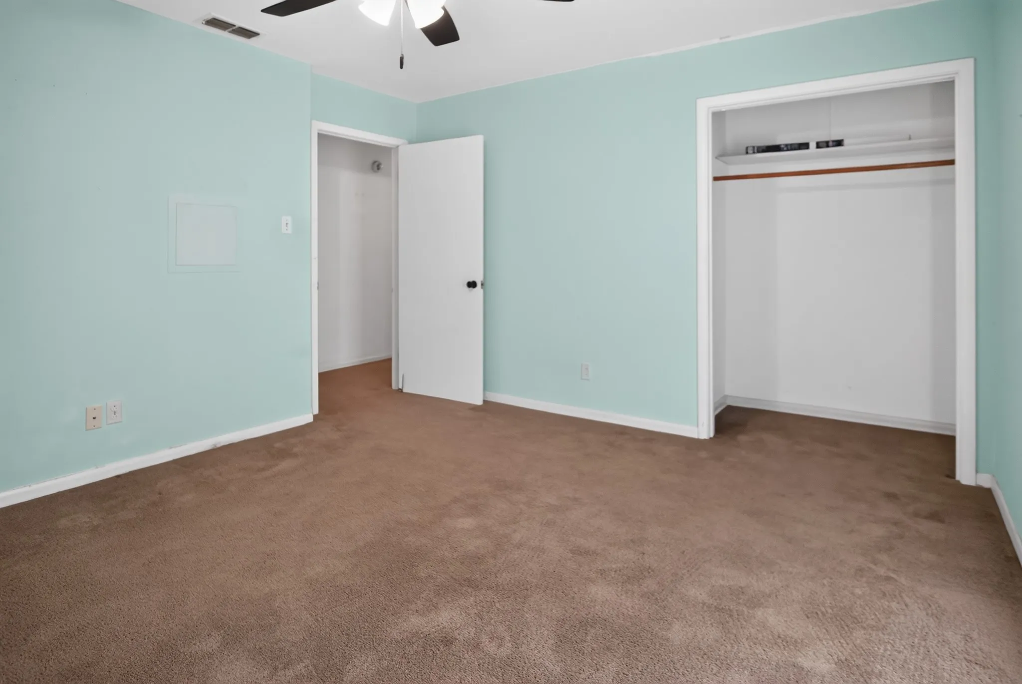 Single Family Residence For Sale in Anderson County , 103 Clover Lane, Palestine, Texas 75803, 3 Bedroom, 2 Bathroom, 1 Garage spaces, 1,534 Sqft, built in 1964, mls#21373886, Real Estate Agent in Palestine, Homes For Sale in Anderson county, Homes For Sale in Palestine, Realtor in Palestine Texas, Real Estate Brokerage Independent Realty Texas, Luminita Cordes Realtor