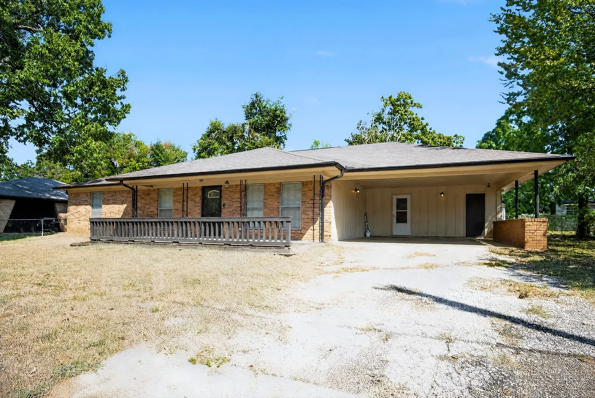 Single Family Residence For Sale in Anderson County , 103 Clover Lane, Palestine, Texas 75803, 3 Bedroom, 2 Bathroom, 1 Garage spaces, 1,534 Sqft, built in 1964, mls#21373886, Real Estate Agent in Palestine, Homes For Sale in Anderson county, Homes For Sale in Palestine, Realtor in Palestine Texas, Real Estate Brokerage Independent Realty Texas, Luminita Cordes Realtor