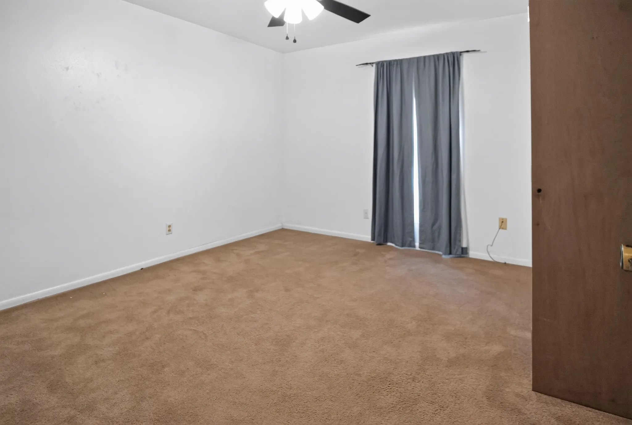 Single Family Residence For Sale in Anderson County , 103 Clover Lane, Palestine, Texas 75803, 3 Bedroom, 2 Bathroom, 1 Garage spaces, 1,534 Sqft, built in 1964, mls#21373886, Real Estate Agent in Palestine, Homes For Sale in Anderson county, Homes For Sale in Palestine, Realtor in Palestine Texas, Real Estate Brokerage Independent Realty Texas, Luminita Cordes Realtor