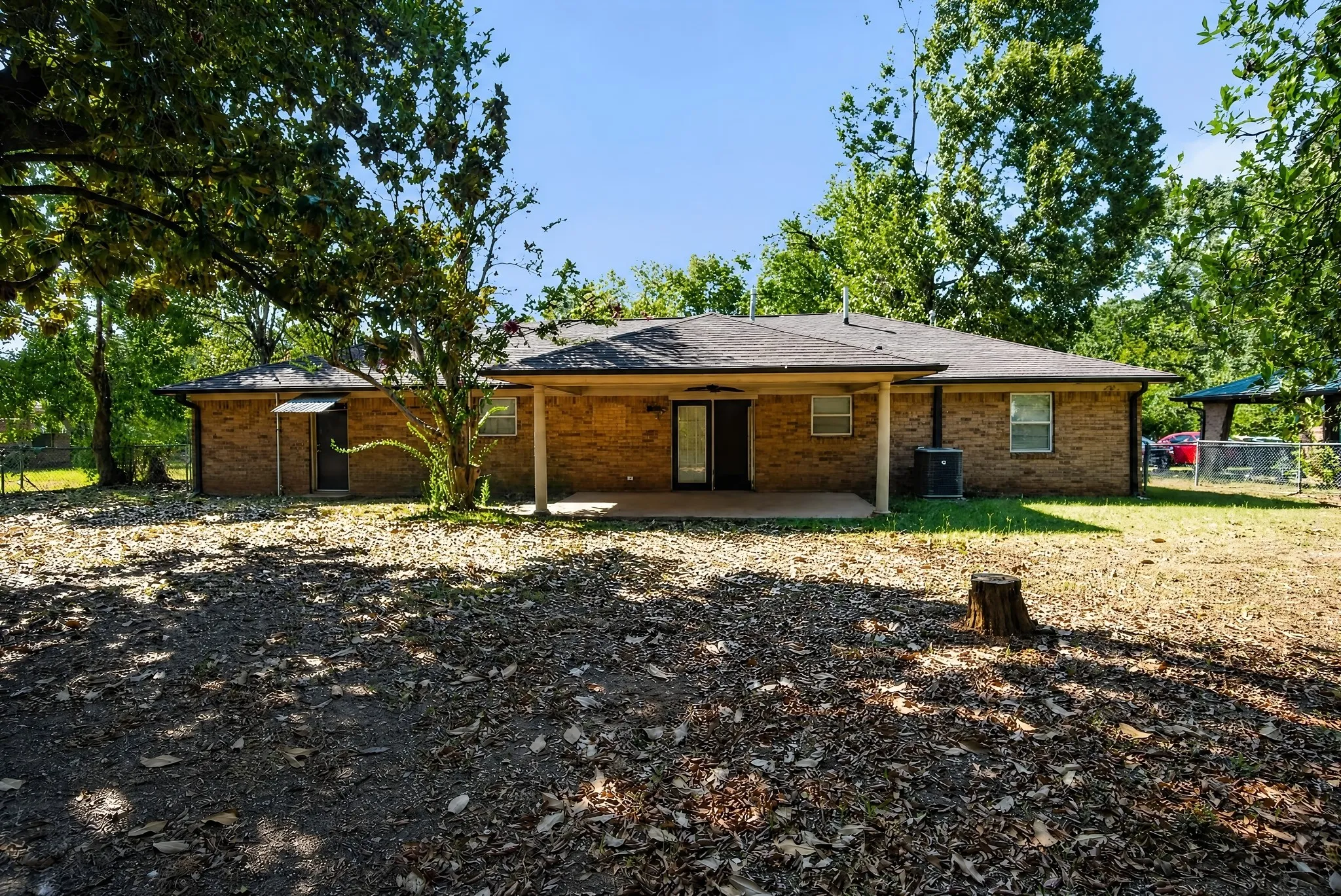 Single Family Residence For Sale in Anderson County , 103 Clover Lane, Palestine, Texas 75803, 3 Bedroom, 2 Bathroom, 1 Garage spaces, 1,534 Sqft, built in 1964, mls#21373886, Real Estate Agent in Palestine, Homes For Sale in Anderson county, Homes For Sale in Palestine, Realtor in Palestine Texas, Real Estate Brokerage Independent Realty Texas, Luminita Cordes Realtor