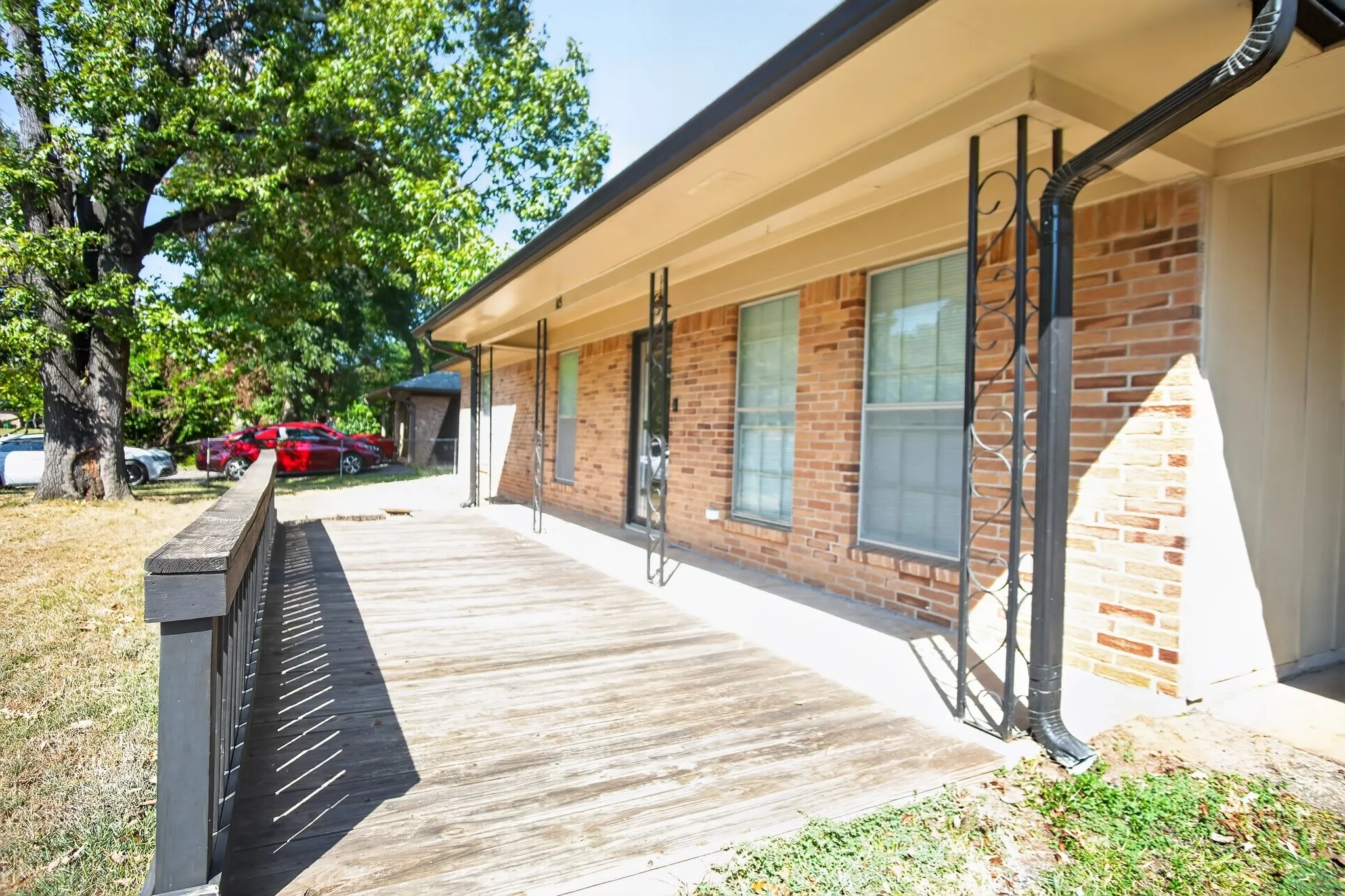 Single Family Residence For Sale in Anderson County , 103 Clover Lane, Palestine, Texas 75803, 3 Bedroom, 2 Bathroom, 1 Garage spaces, 1,534 Sqft, built in 1964, mls#21373886, Real Estate Agent in Palestine, Homes For Sale in Anderson county, Homes For Sale in Palestine, Realtor in Palestine Texas, Real Estate Brokerage Independent Realty Texas, Luminita Cordes Realtor