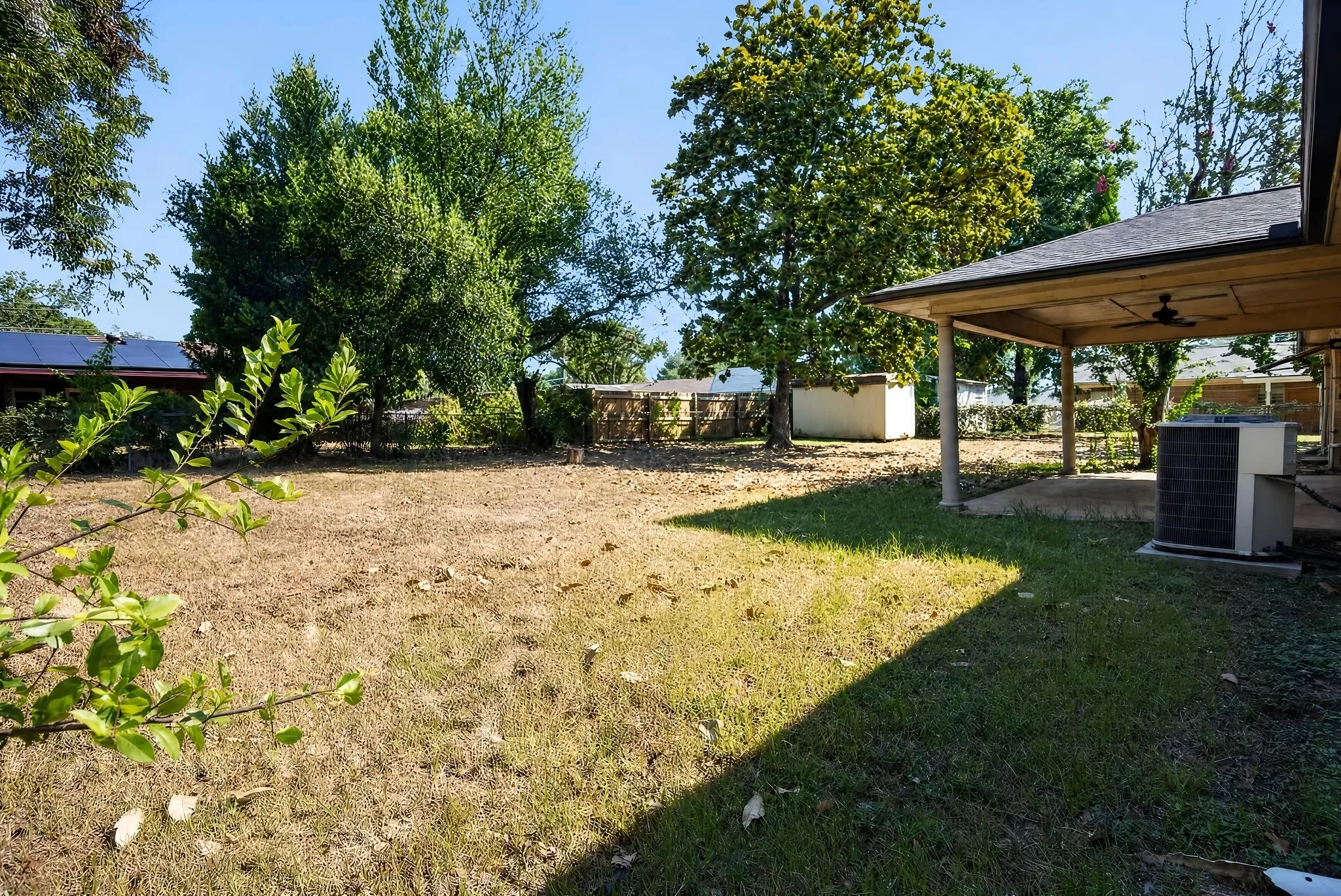 Single Family Residence For Sale in Anderson County , 103 Clover Lane, Palestine, Texas 75803, 3 Bedroom, 2 Bathroom, 1 Garage spaces, 1,534 Sqft, built in 1964, mls#21373886, Real Estate Agent in Palestine, Homes For Sale in Anderson county, Homes For Sale in Palestine, Realtor in Palestine Texas, Real Estate Brokerage Independent Realty Texas, Luminita Cordes Realtor