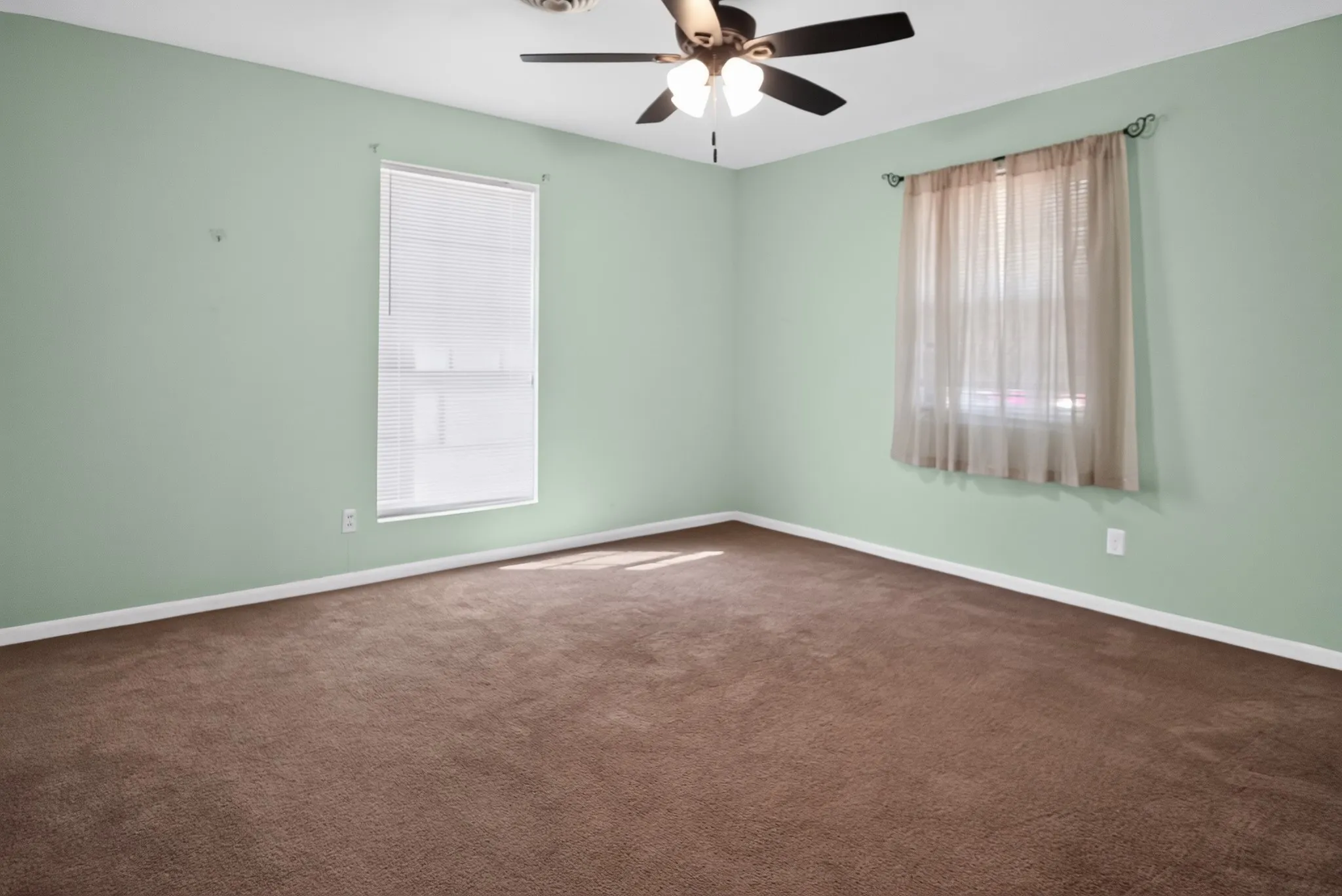 Single Family Residence For Sale in Anderson County , 103 Clover Lane, Palestine, Texas 75803, 3 Bedroom, 2 Bathroom, 1 Garage spaces, 1,534 Sqft, built in 1964, mls#21373886, Real Estate Agent in Palestine, Homes For Sale in Anderson county, Homes For Sale in Palestine, Realtor in Palestine Texas, Real Estate Brokerage Independent Realty Texas, Luminita Cordes Realtor