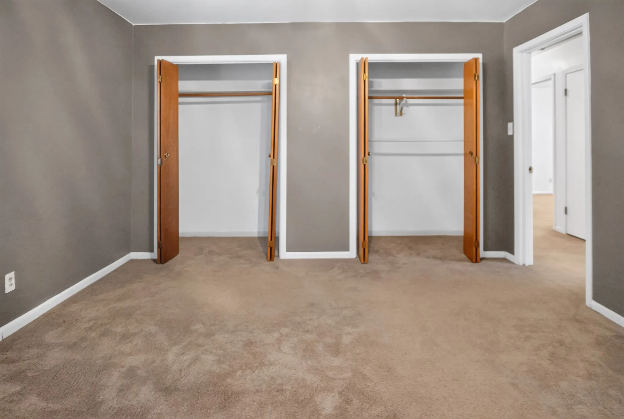 Single Family Residence For Sale in Anderson County , 103 Clover Lane, Palestine, Texas 75803, 3 Bedroom, 2 Bathroom, 1 Garage spaces, 1,534 Sqft, built in 1964, mls#21373886, Real Estate Agent in Palestine, Homes For Sale in Anderson county, Homes For Sale in Palestine, Realtor in Palestine Texas, Real Estate Brokerage Independent Realty Texas, Luminita Cordes Realtor