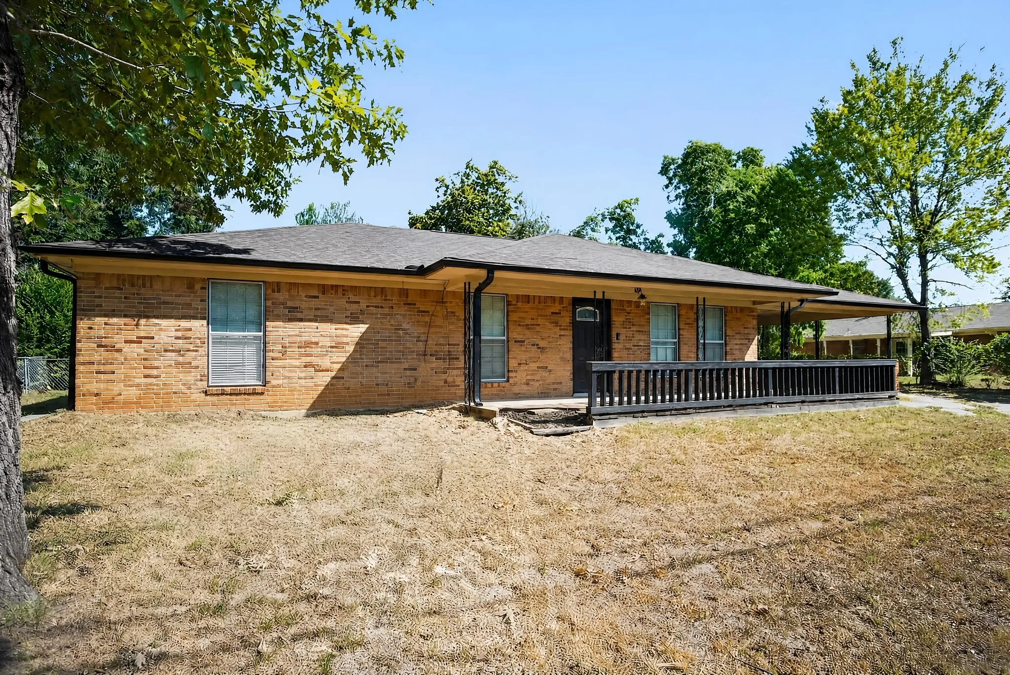 Single Family Residence For Sale in Anderson County , 103 Clover Lane, Palestine, Texas 75803, 3 Bedroom, 2 Bathroom, 1 Garage spaces, 1,534 Sqft, built in 1964, mls#21373886, Real Estate Agent in Palestine, Homes For Sale in Anderson county, Homes For Sale in Palestine, Realtor in Palestine Texas, Real Estate Brokerage Independent Realty Texas, Luminita Cordes Realtor