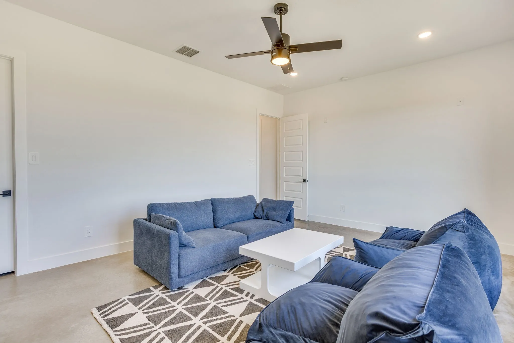 Single Family Residence For Sale in Parker County , 305 Kolb Drive, Aledo, Texas 76008, 5 Bedroom, 4 Bathroom, 3 Garage spaces, 3,730 Sqft, built in 2021, mls#21374422, Real Estate Agent in Aledo, Homes For Sale in Parker county, Homes For Sale in Aledo, Realtor in Aledo Texas, Real Estate Brokerage Independent Realty Texas, Luminita Cordes Realtor
