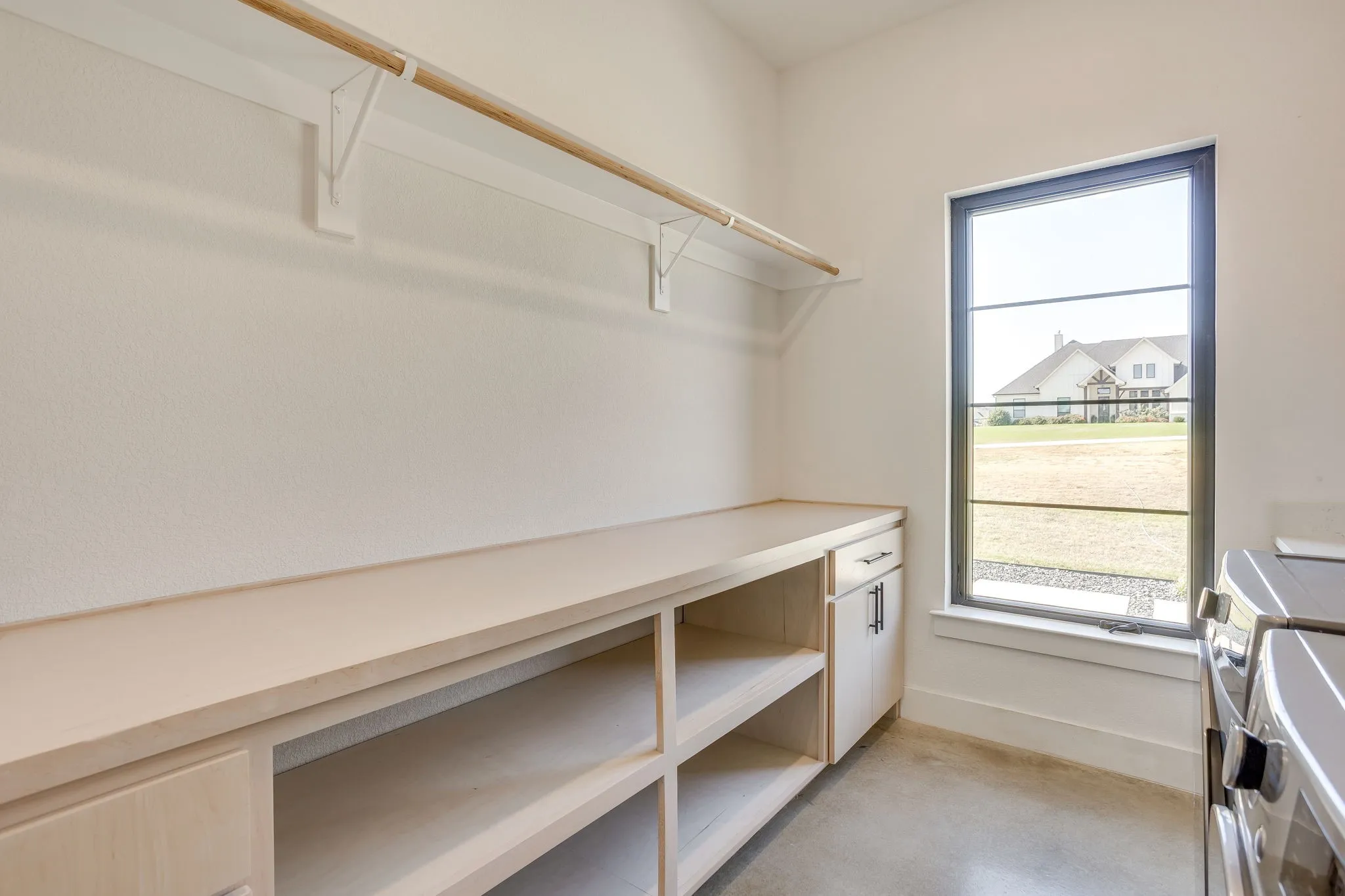 Single Family Residence For Sale in Parker County , 305 Kolb Drive, Aledo, Texas 76008, 5 Bedroom, 4 Bathroom, 3 Garage spaces, 3,730 Sqft, built in 2021, mls#21374422, Real Estate Agent in Aledo, Homes For Sale in Parker county, Homes For Sale in Aledo, Realtor in Aledo Texas, Real Estate Brokerage Independent Realty Texas, Luminita Cordes Realtor